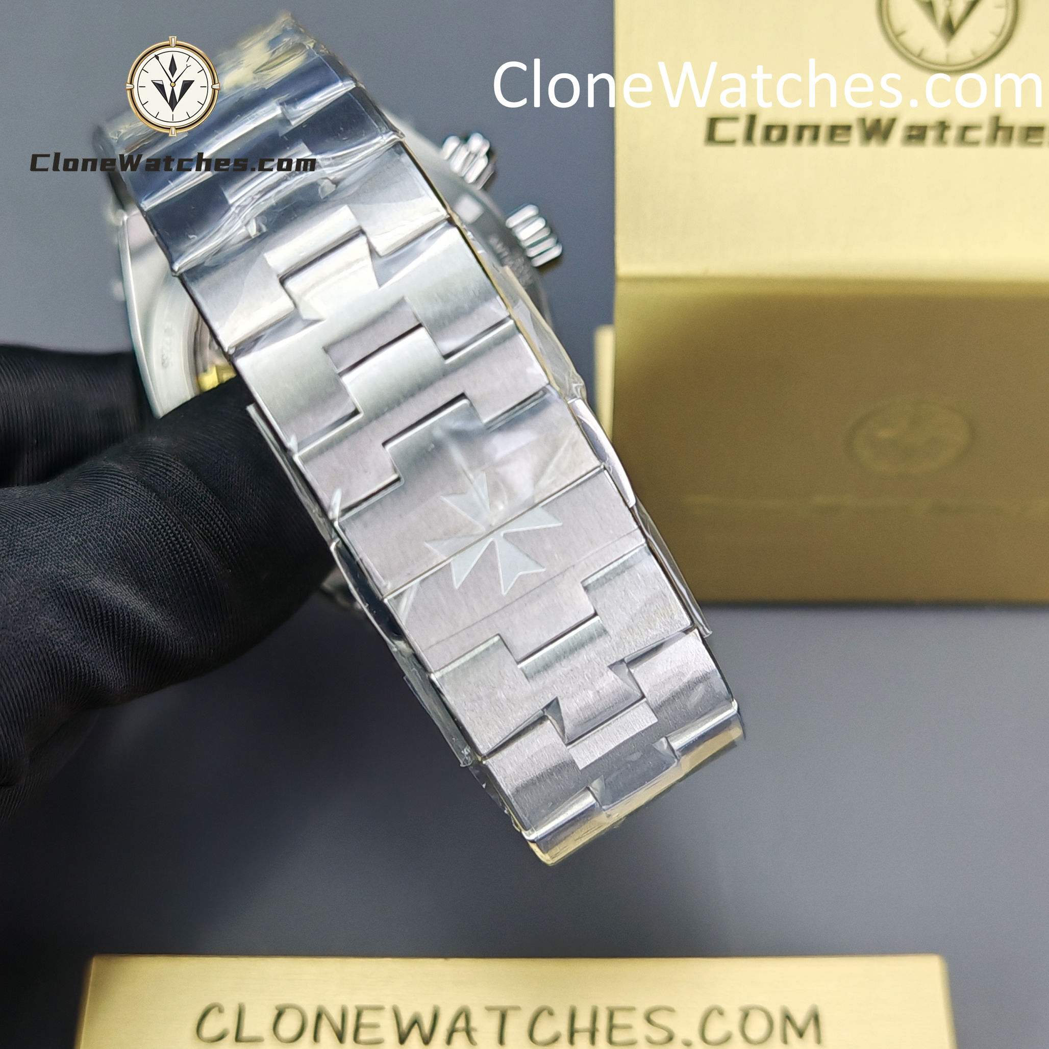 Vacheron Constantin Super Clone Watches 1:1 Overseas Dual Time 7920V/210A-B333 White Dial