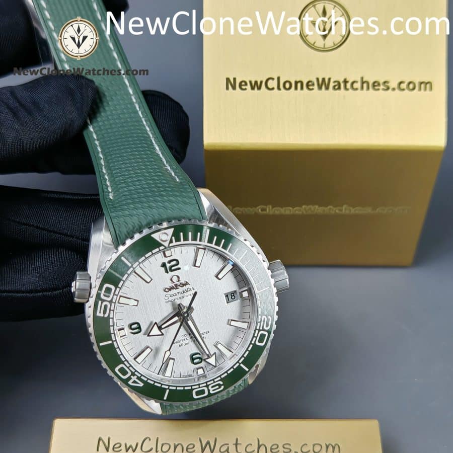 OMEGA Super Clone Watches 1:1 Seamaster Planet Ocean 600m 215.32.44.21.06.001 43.5MM