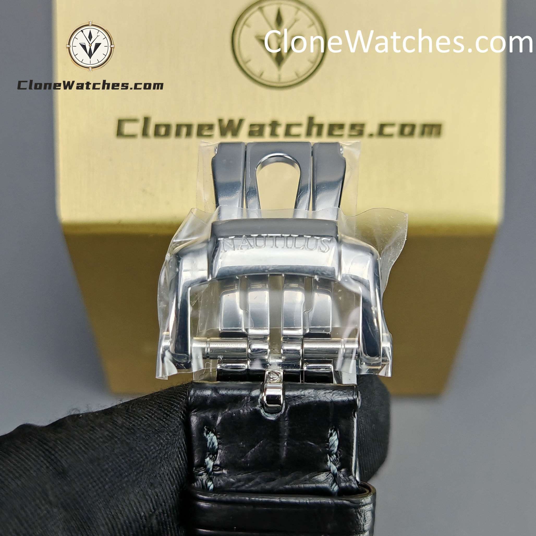Patek Philippe Super Clone Watches 1:1 Nautilus 5711 Green Dial Black Leather Strap