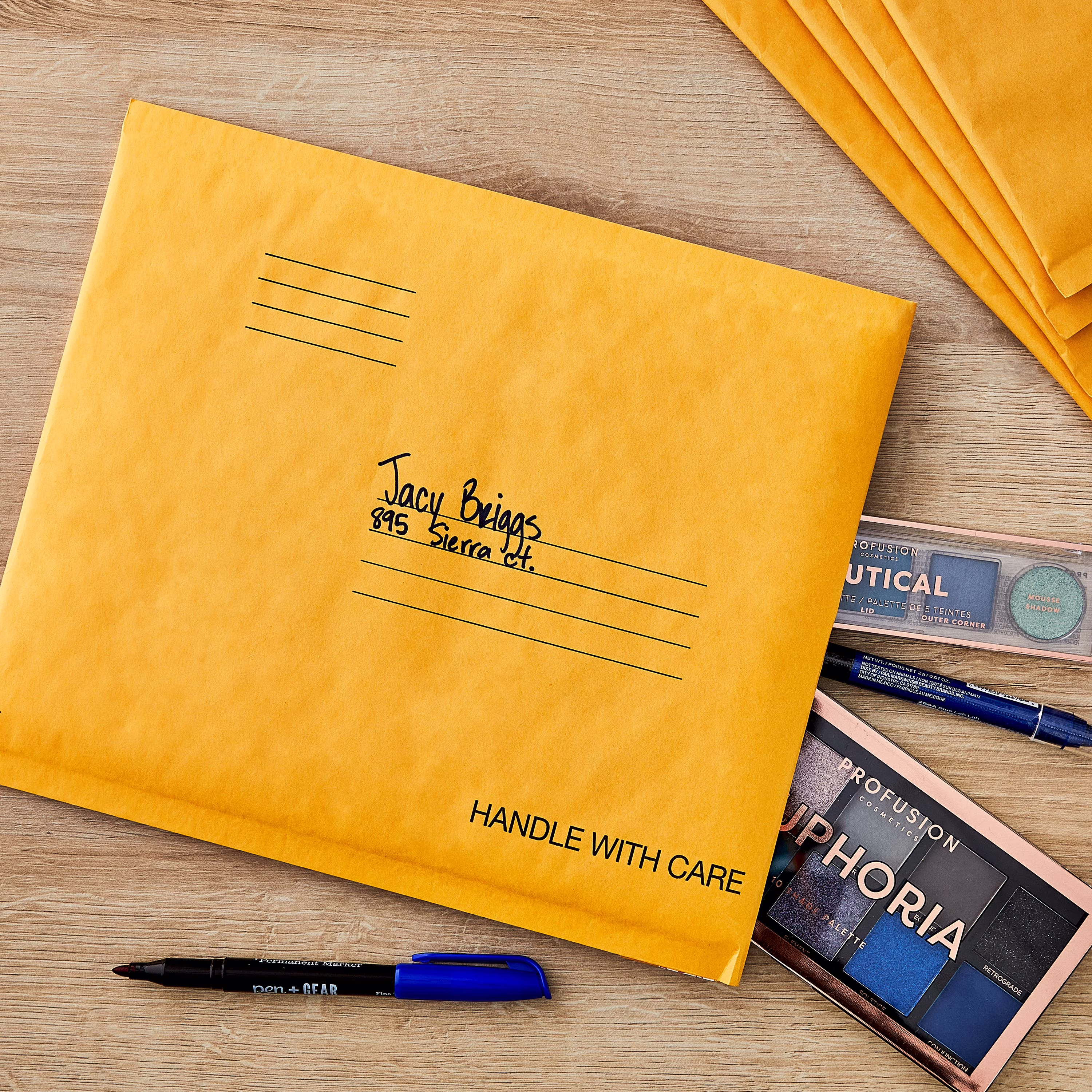 Pen+Gear #2 Self-Sealing Kraft Bubble Mailers, 8.5 in x 11 in, 5 Pack