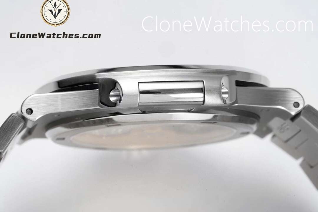 Patek Philippe Super Clone Watches 1:1 Nautilus 5713 White DIal Diamond