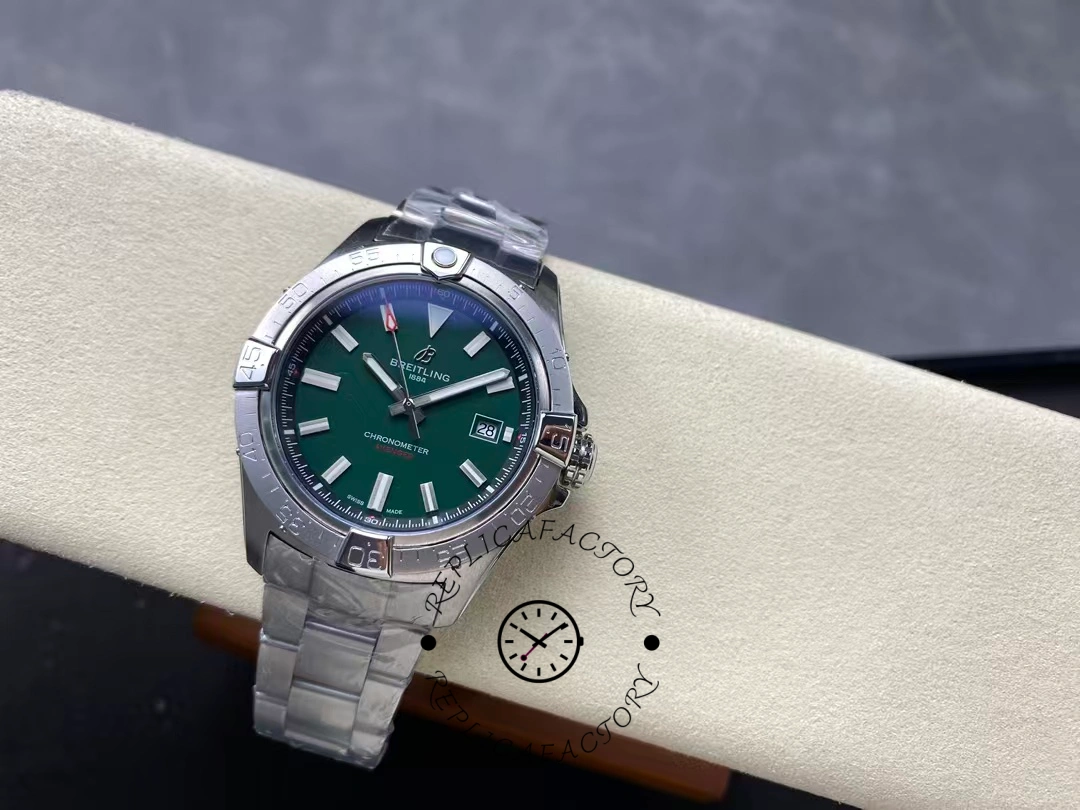 Breitling Avenger Automatic A17328101L1A1 42mm Replica