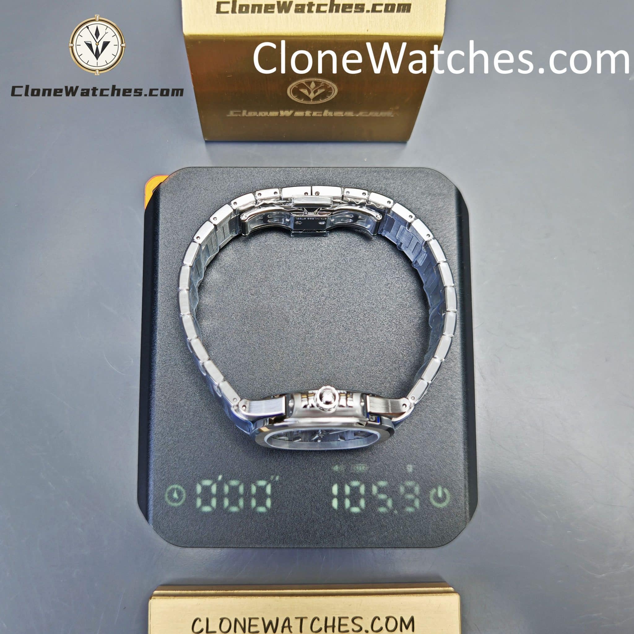 Patek Philippe Super Clone Watches 1:1 Nautilus Blue Dial 7118/1A 35.2 mm