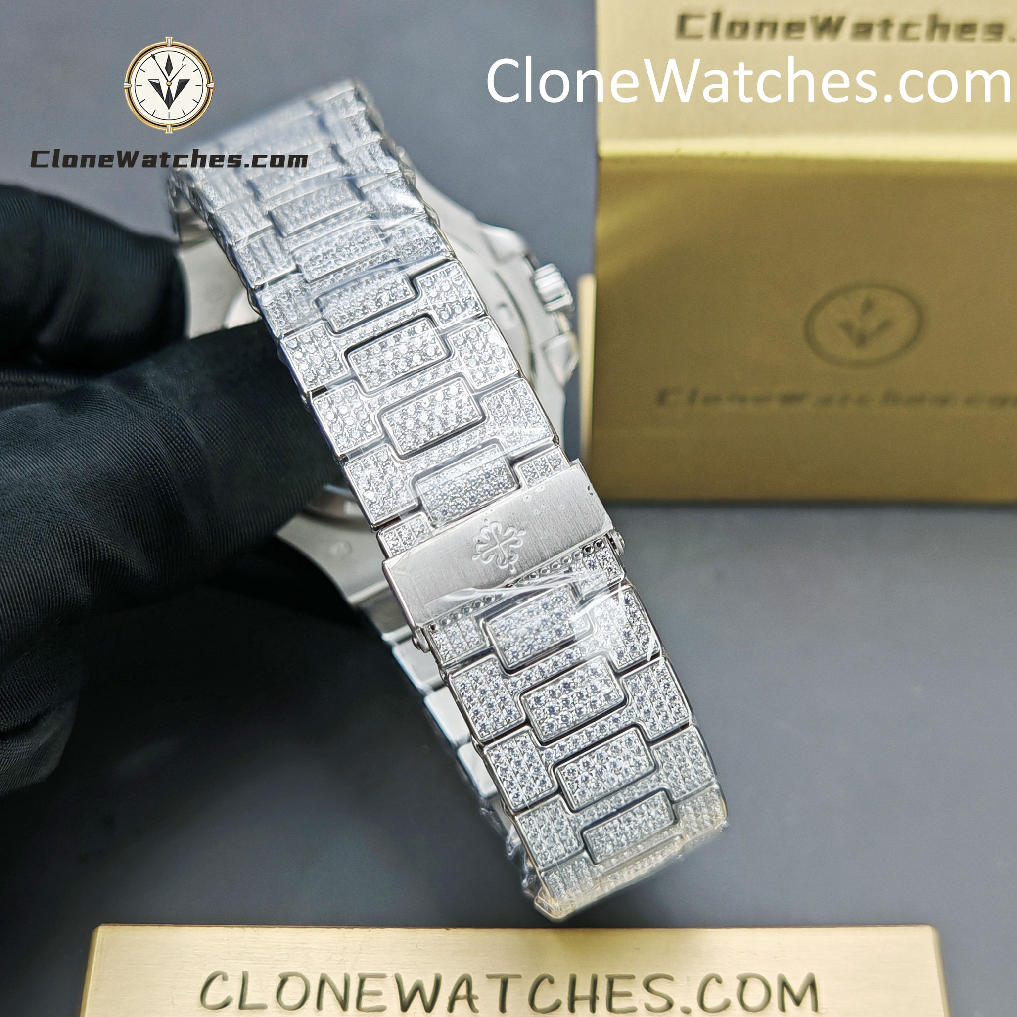 Patek Philippe Super Clone Watches 1:1 Nautilus 5719/10G Diamond