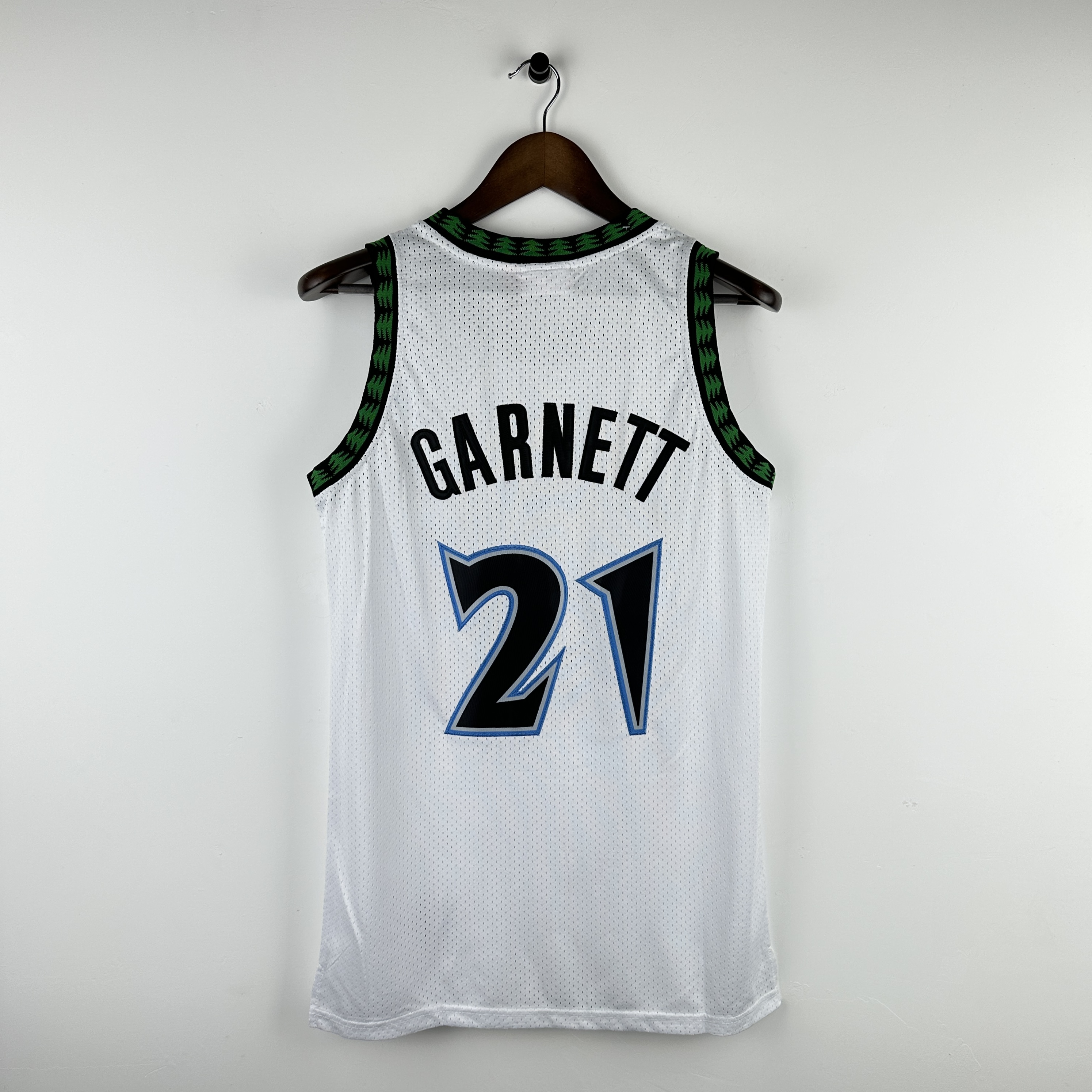 Embroidered MN retro jersey Timberwolves 97/98 season white No. 21 Kevin Garnett
