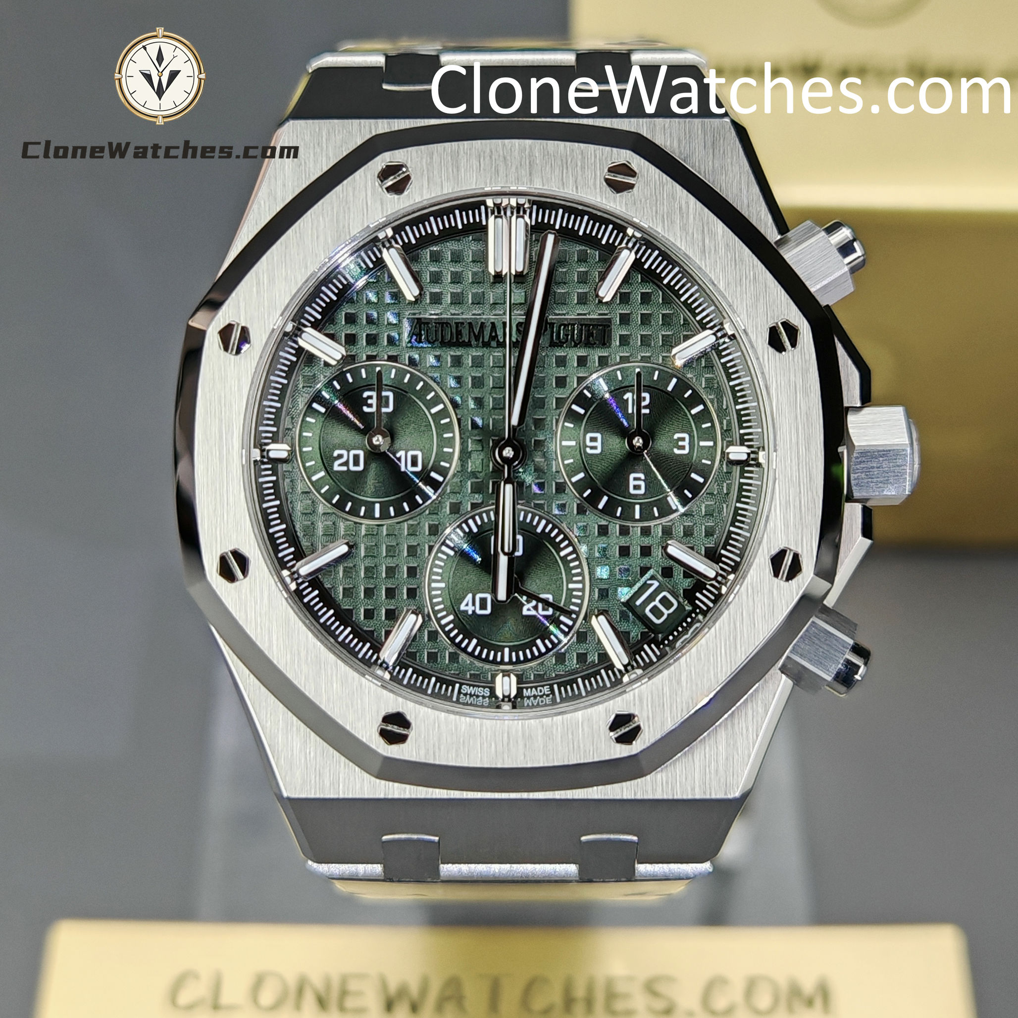 Audemars Piguet Super Clone Watches 1:1 Royal Oak Green Dial 26240 Selfwinding Chronograph