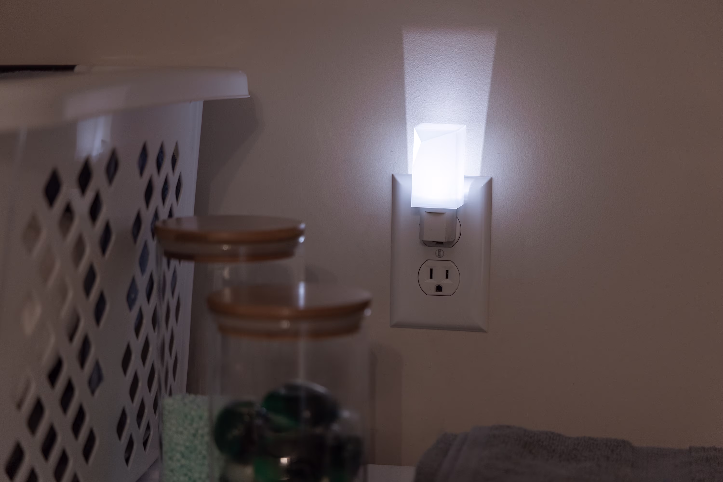 (3 pack) Great Value Plug-in LED Night Light, Light Sensing, Daylight, 6 in, 2.83 in, Adult