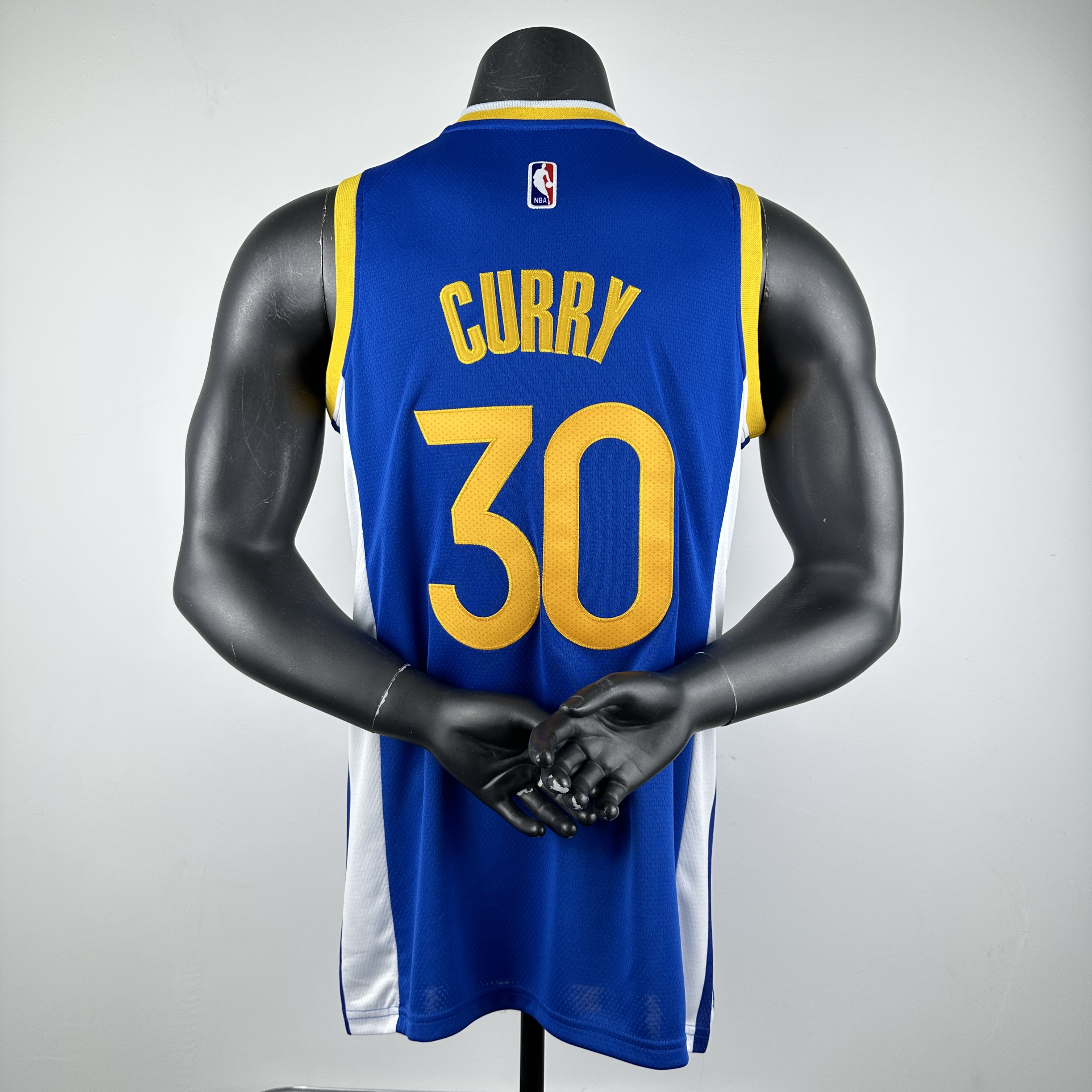 Embroidered Warriors V-neck blue No. 30 Curry