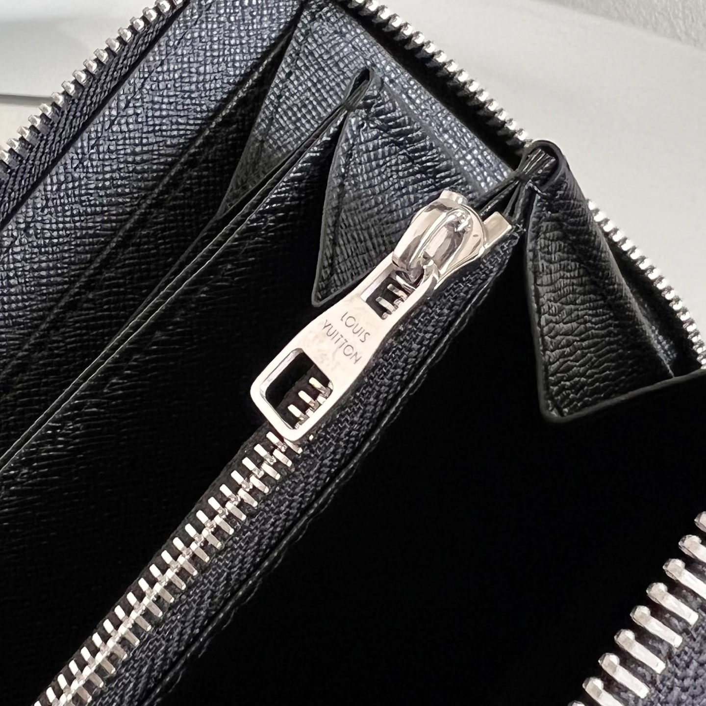 The latest style  Zippy wallet