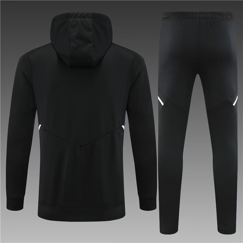 2022/2023 Manchester United hooded half pull black