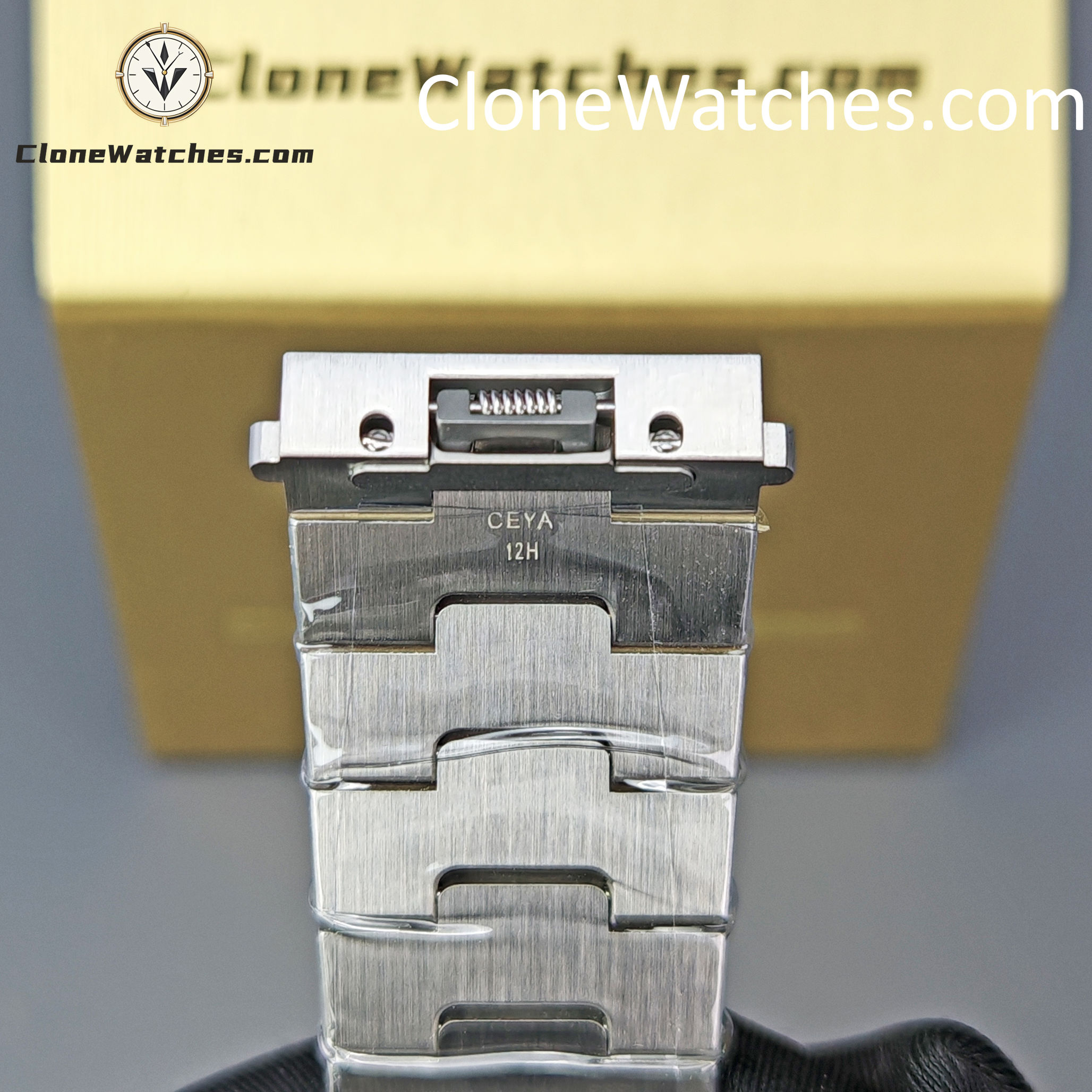 Cartier Super Clone Watches 1:1 Santos Series White Dial 18K gold plated 39.8MM W2SA0009 Steel Strap