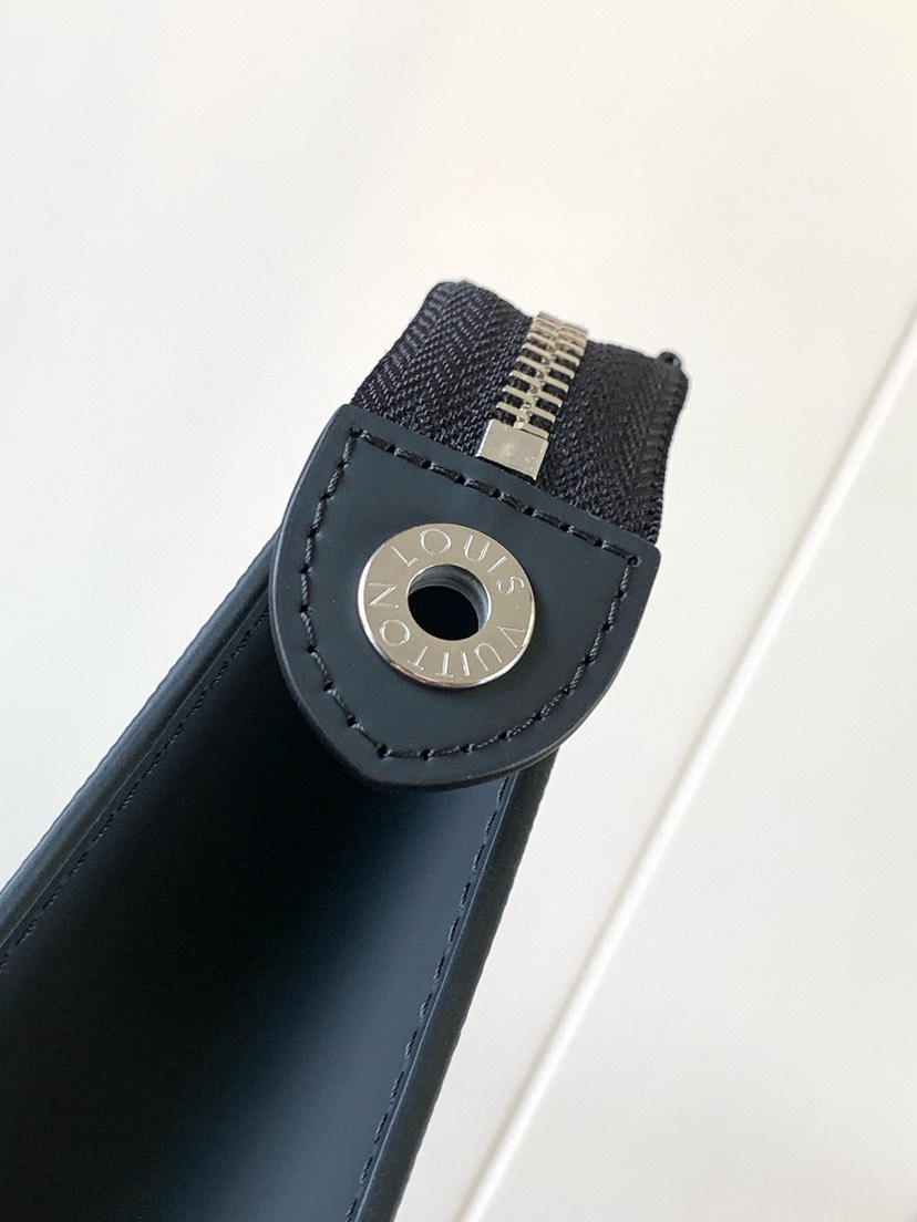 Latest Style ＜LV＞Zipper Bag