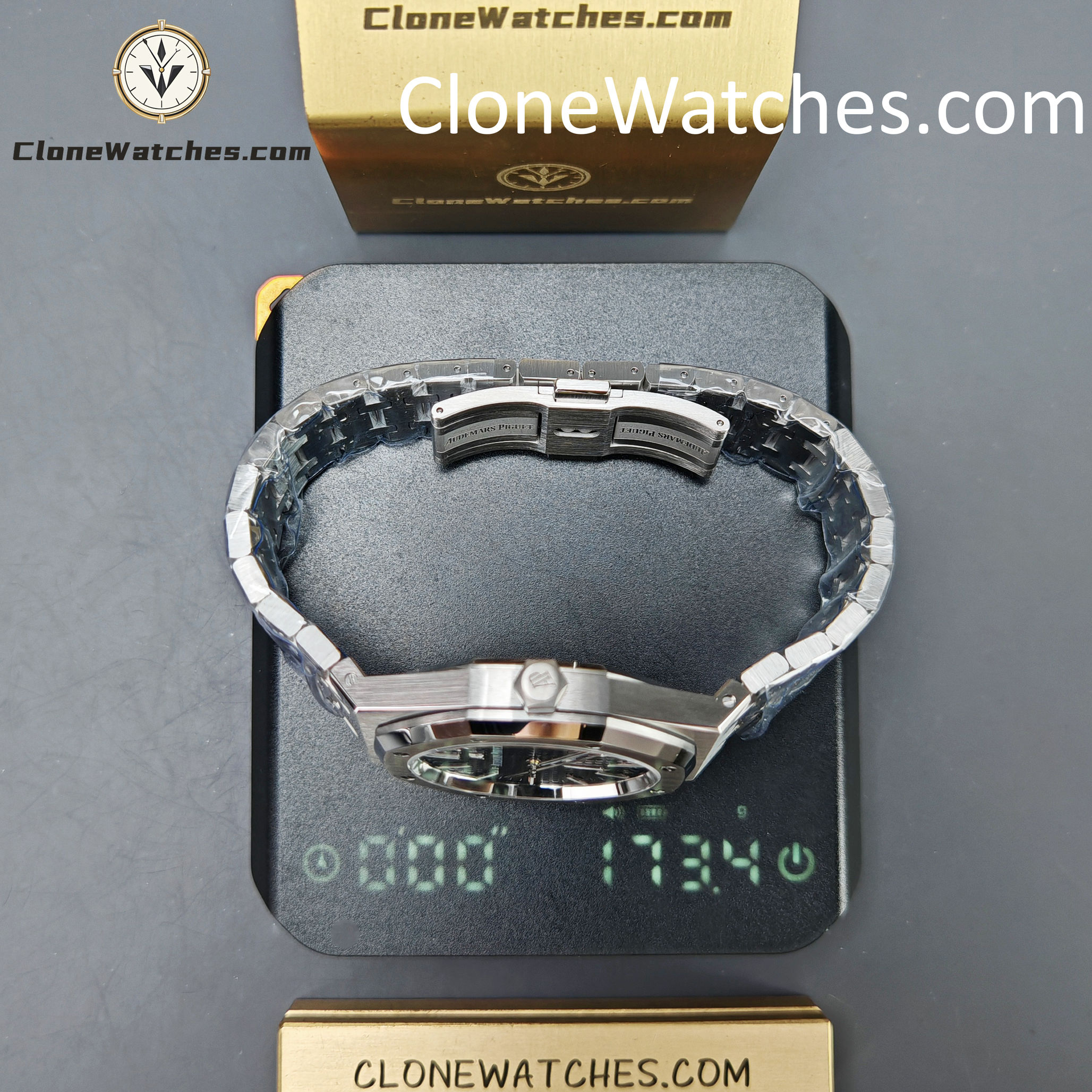 Audemars Piguet Super Clone Watches 1:1 Royal Oak 15400 Blue Dial