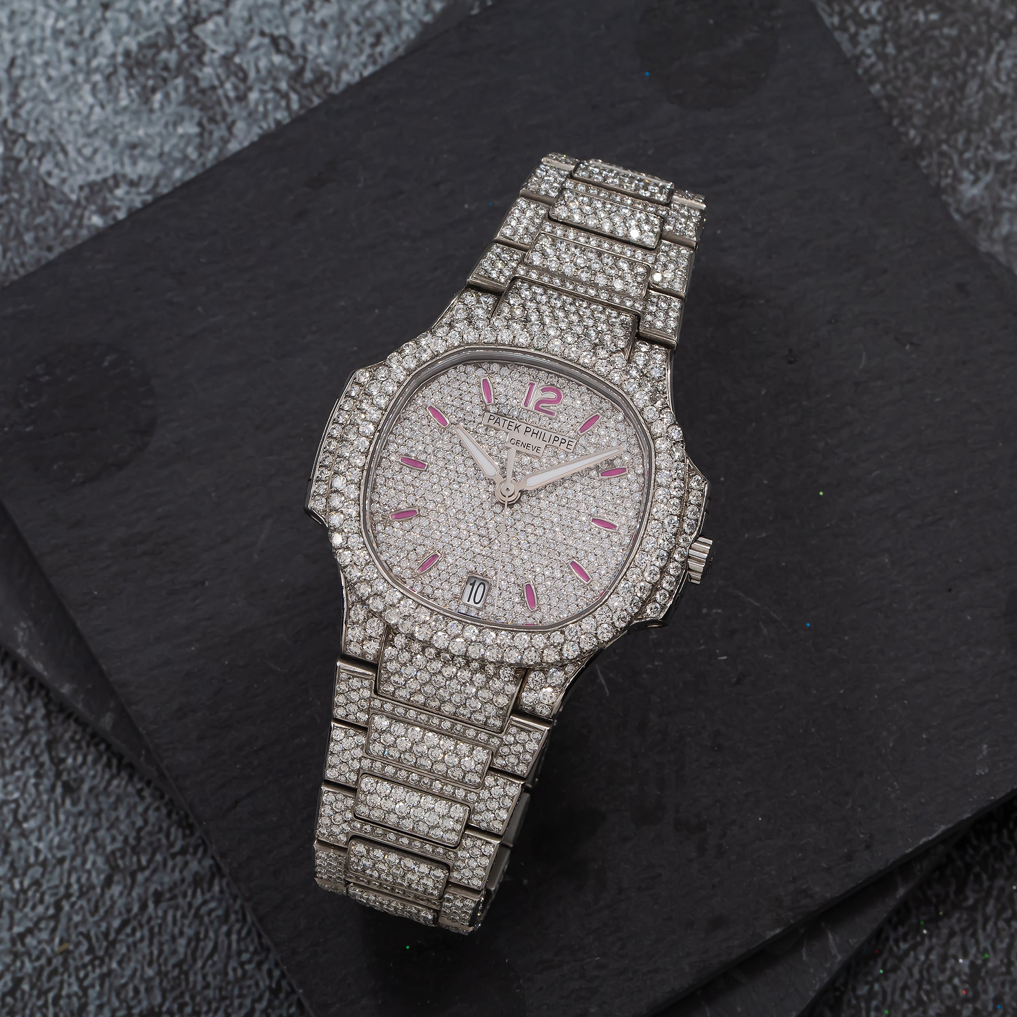 Patek Philippe Nautilus 7118/1A Diamond 35.2MM Dial With Diamond Bezel