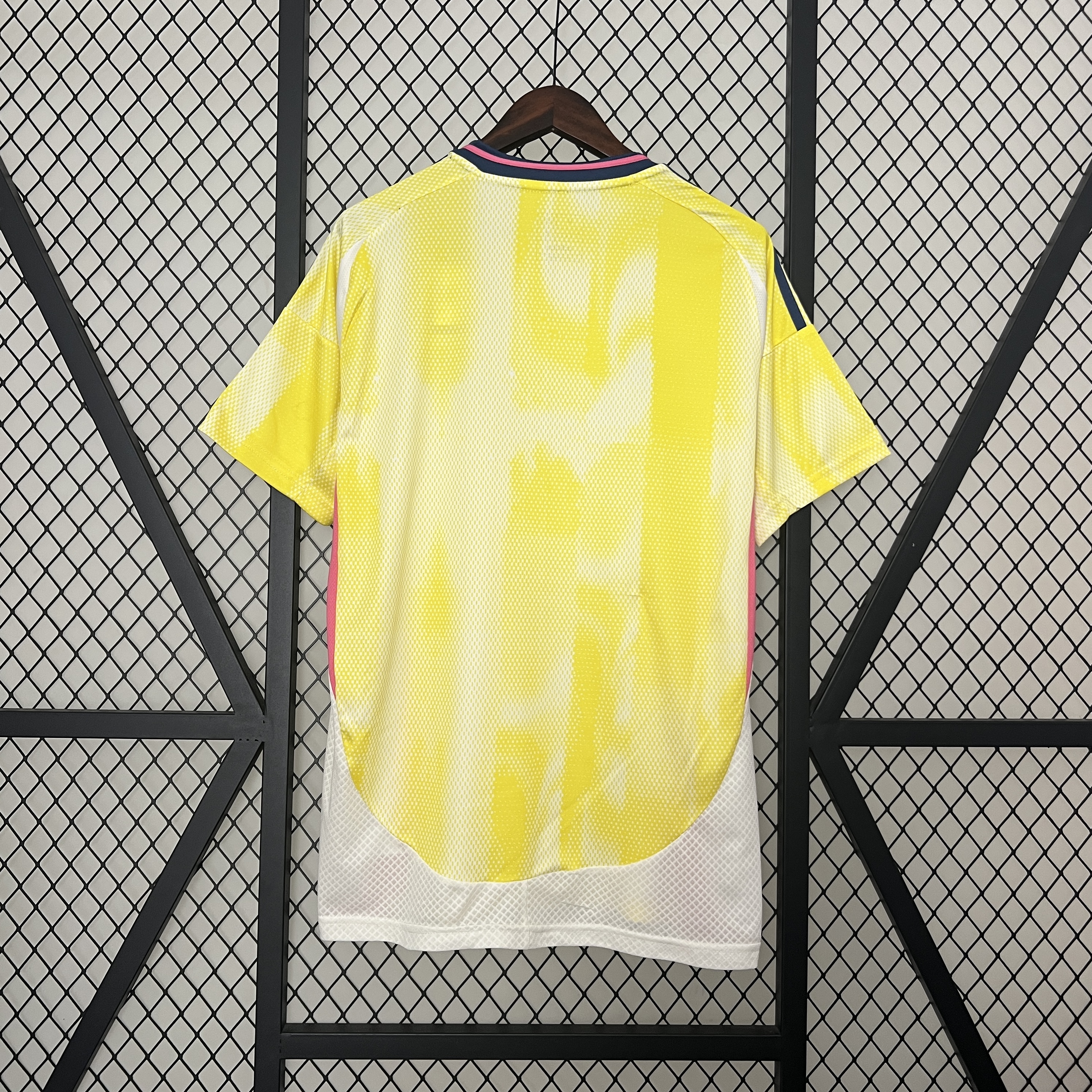 2024/25 Juventus Away Shirt - Fans Edition