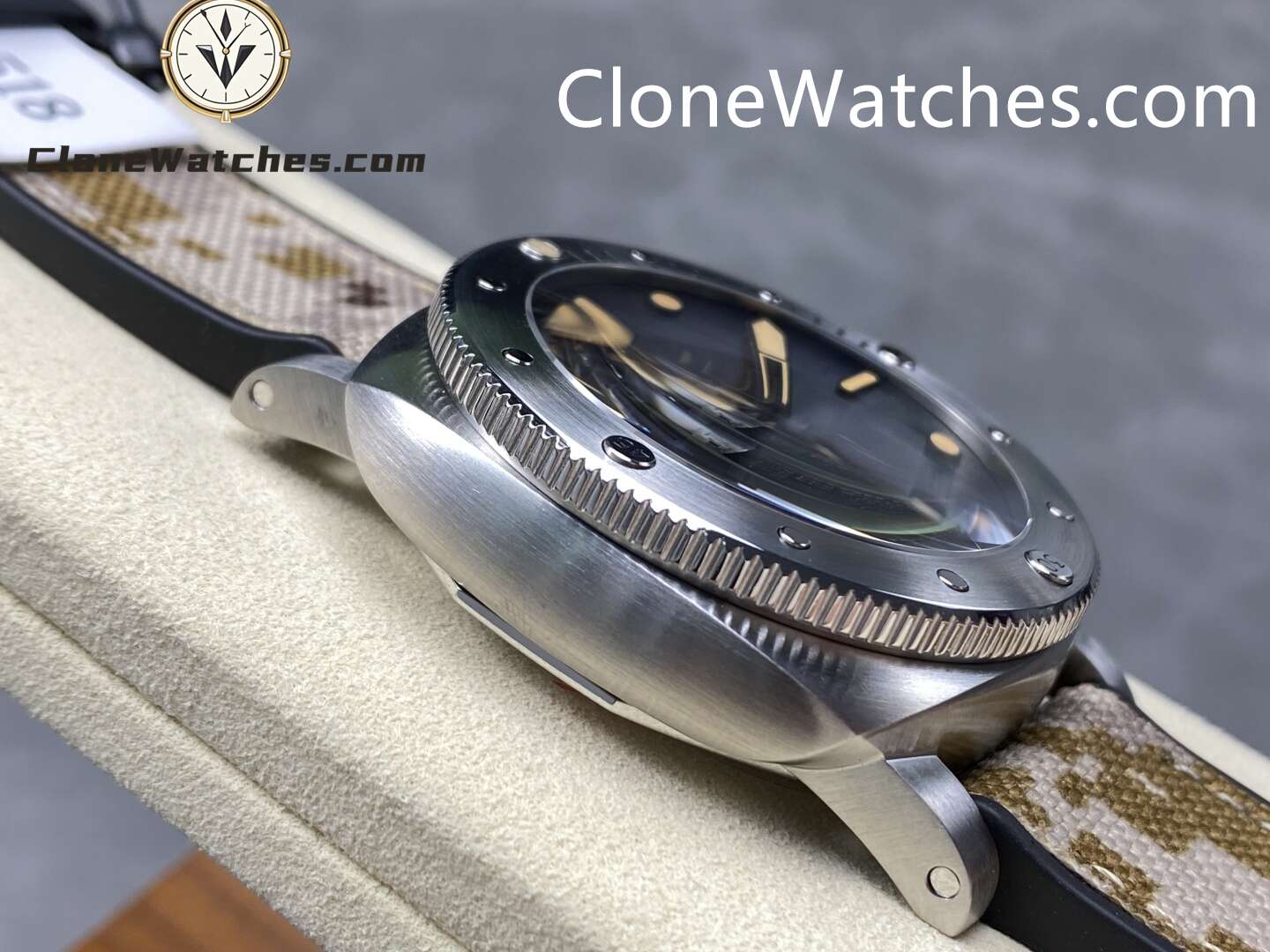 Panerai Super Clone Watches 1:1 Submersible QuarantaQuattro Navy SEALs 44MM PAM01518
