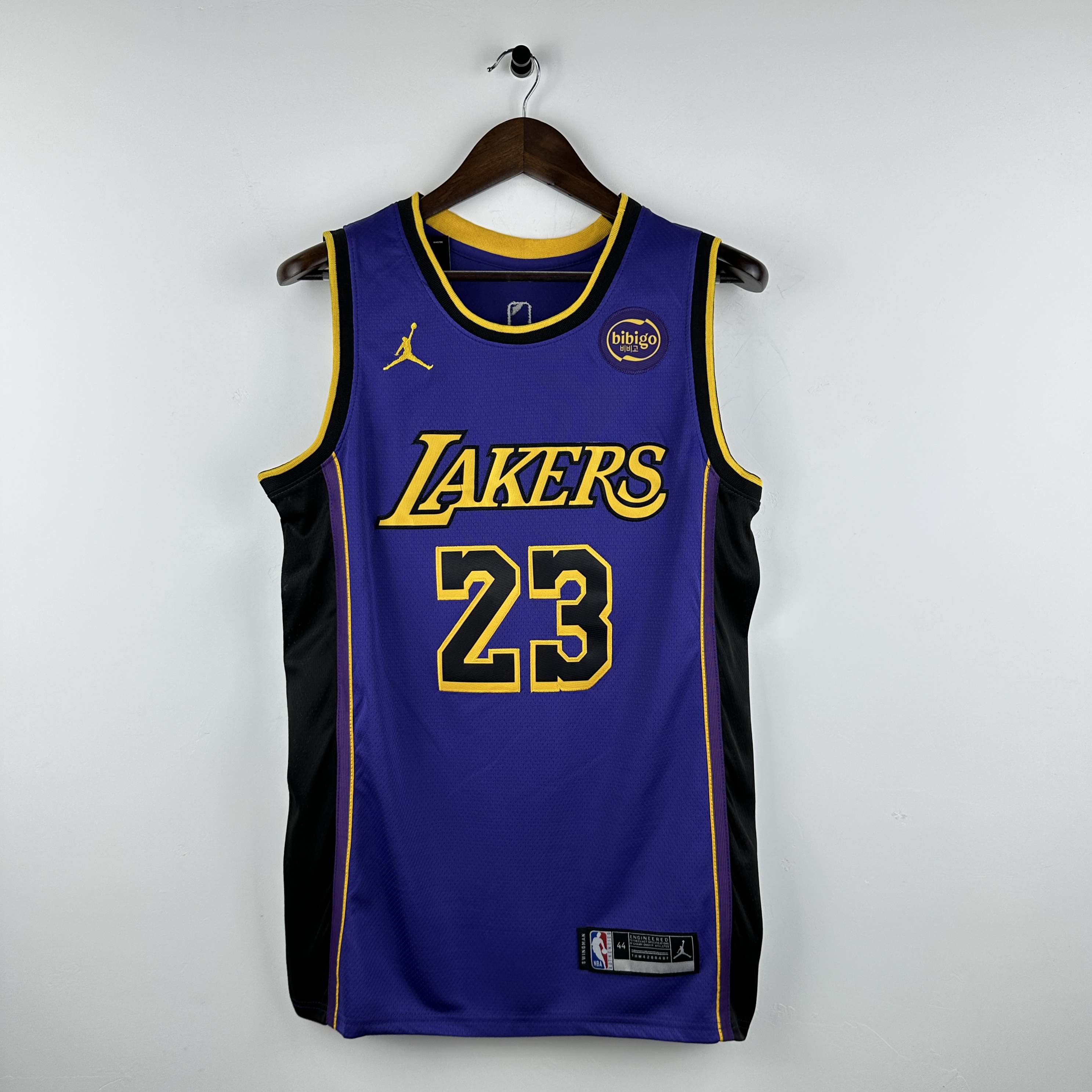 Embroidery 23rd season Lakers flying man model No. 23 James