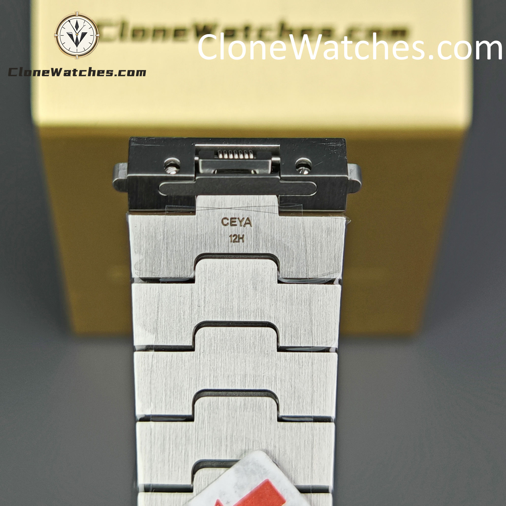 Cartier Super Clone Watches 1:1 Santos Series Gradient Green Dial 39.8MM WSSA0062