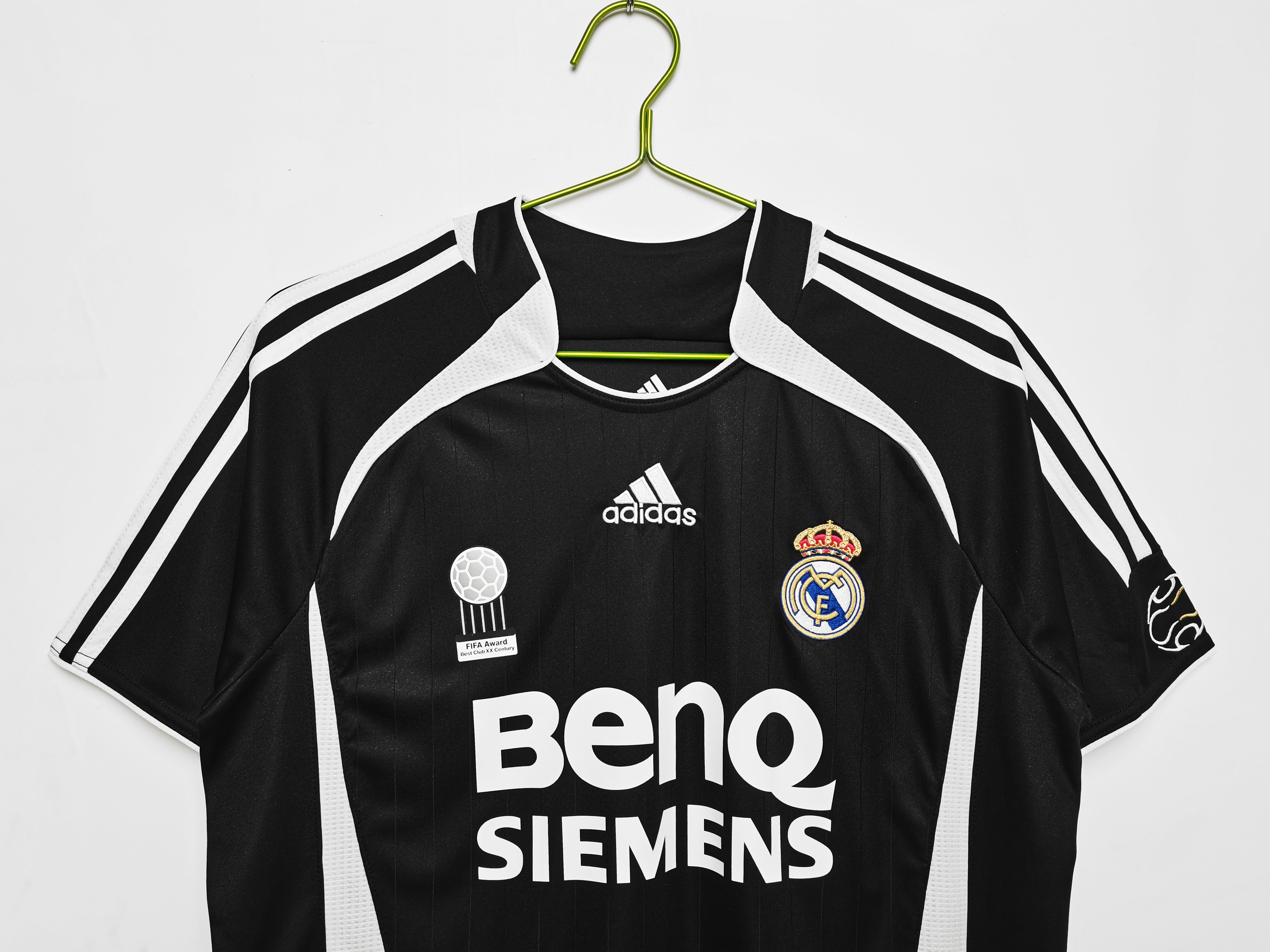 2006/07 Real Madrid Away Retro Kit - Fans Edition