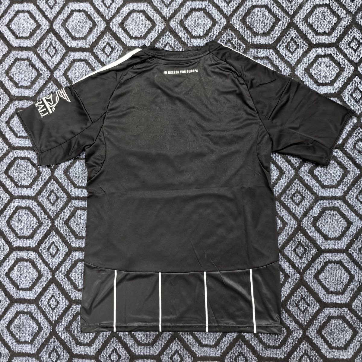 2025-26 Eintracht Frankfurt Champions League Home Kit Short Sleeve - Fans Edition