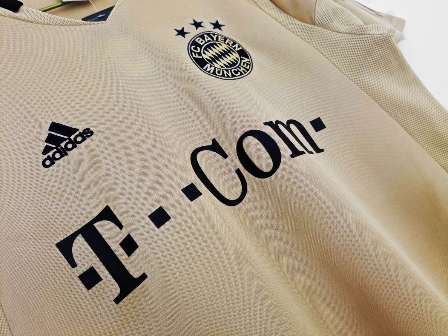 2004/05 Bayern Munich Stadium Retro Jersey