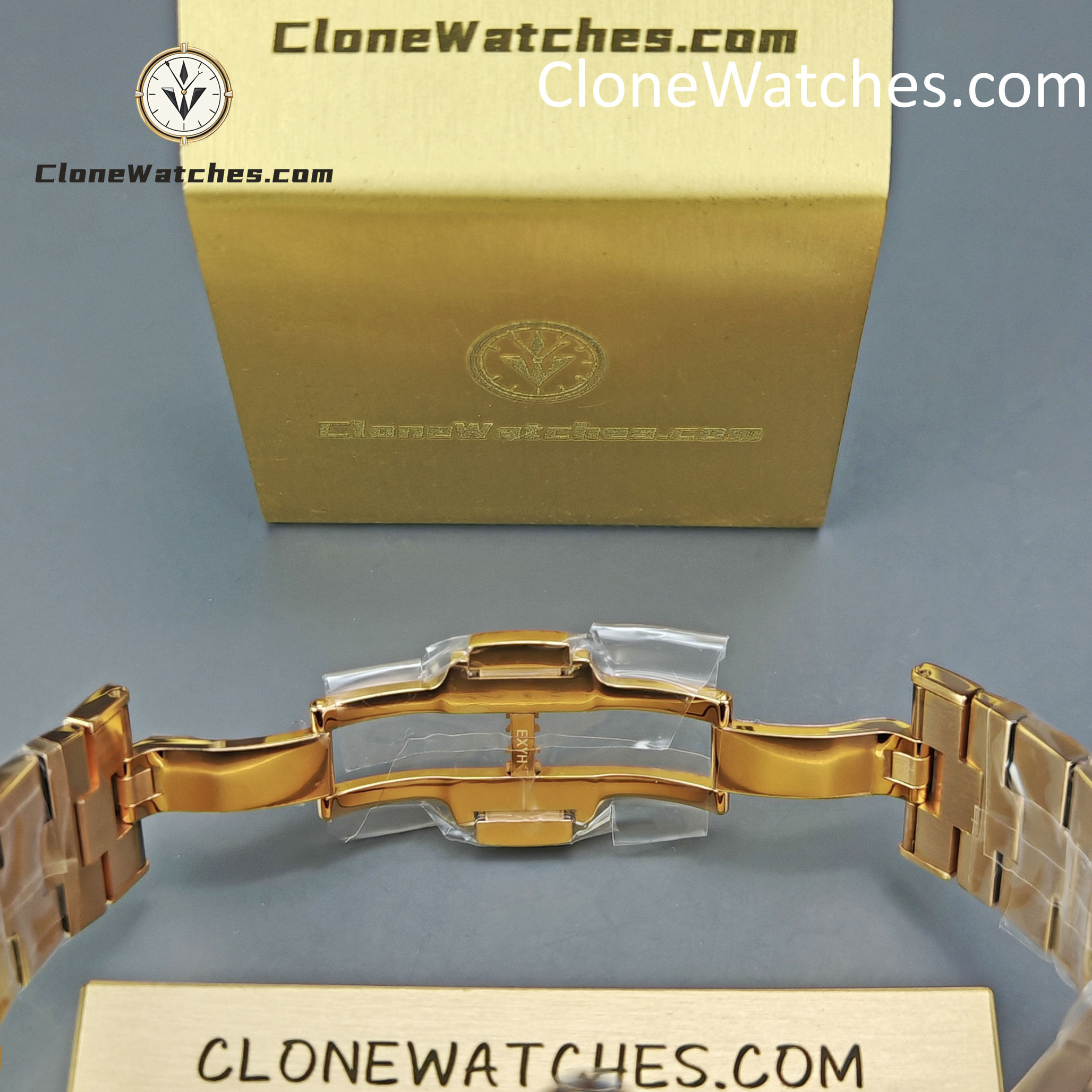 Vacheron Constantin Super Clone Watches 1:1 Overseas Rose Gold 4500V/210R-B705 Blue Dial