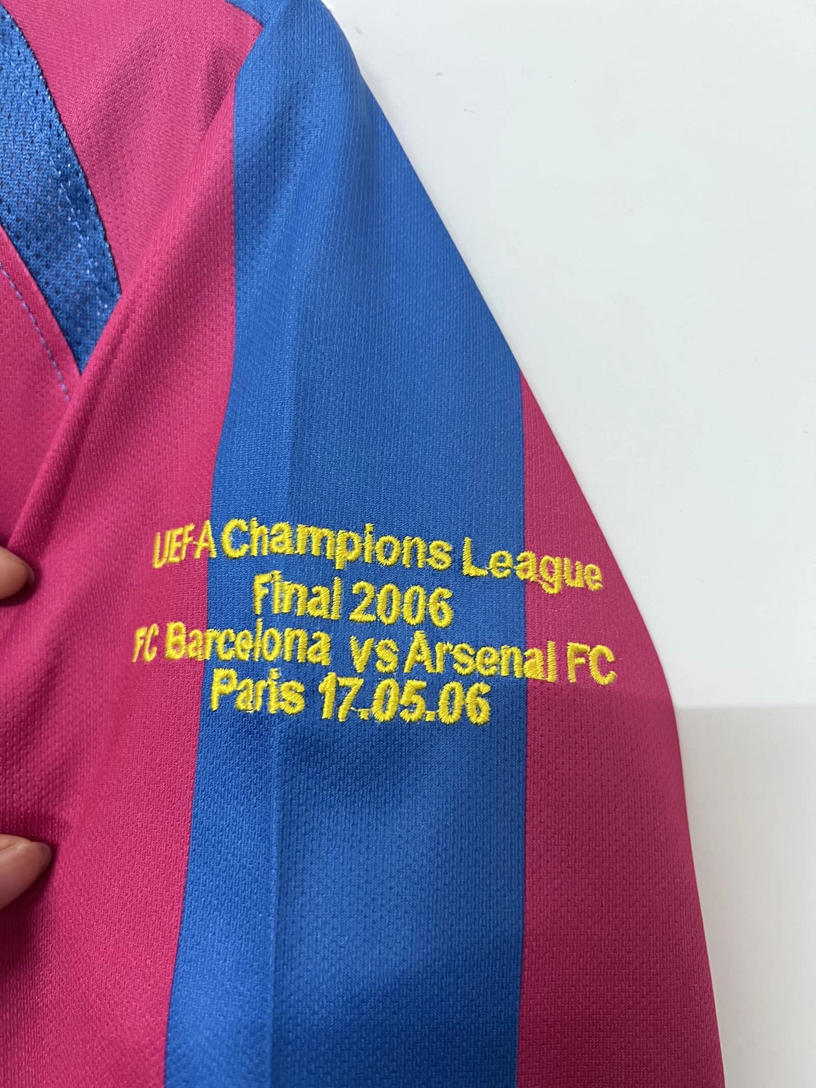 2005/2006 Barcelona Home Long Sleeve Champions League Edition