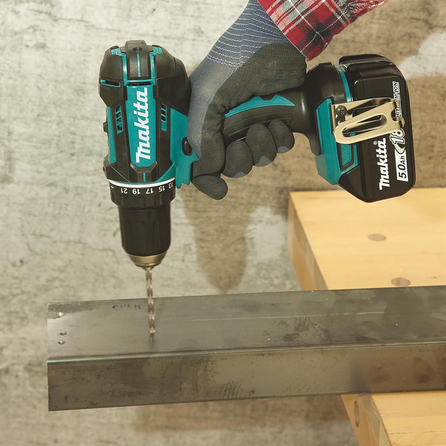 Perceuse visseuse 18 V 2x3 Ah avec coffret