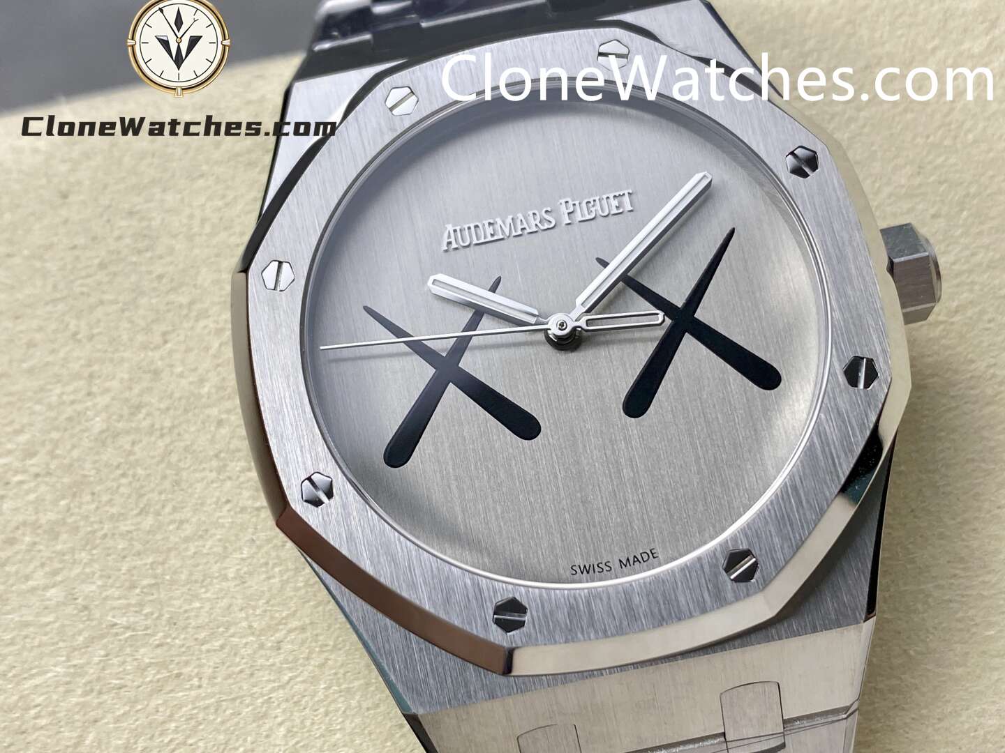 Audemars Piguet Super Clone Watches 1:1 Royal Oak x Kaws Sliver XX Dial 41 mm