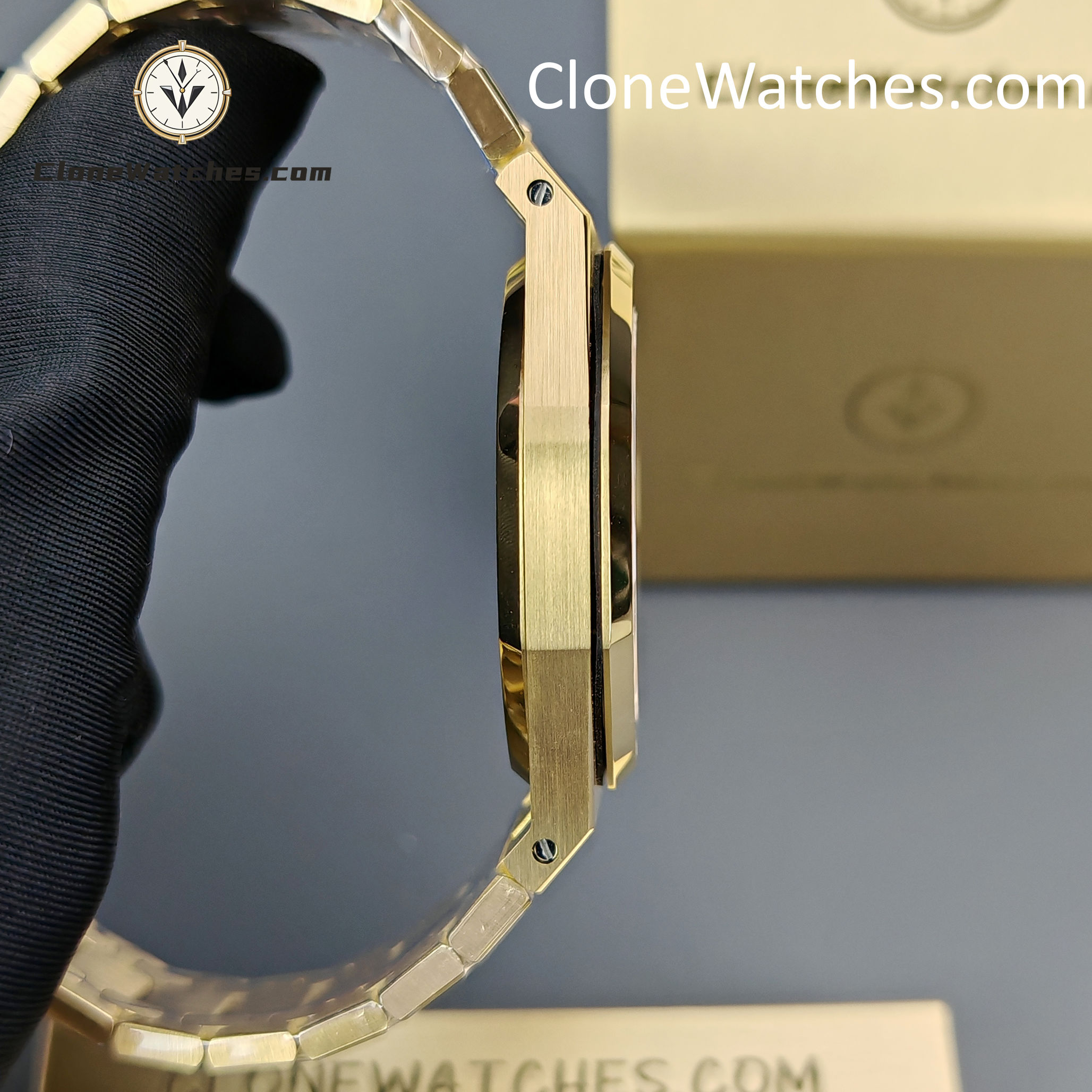 Audemars Piguet Super Clone Watches 1:1 Royal Oak “Jumbo” Extra-Thin Gold Dial 15202BA 39mm