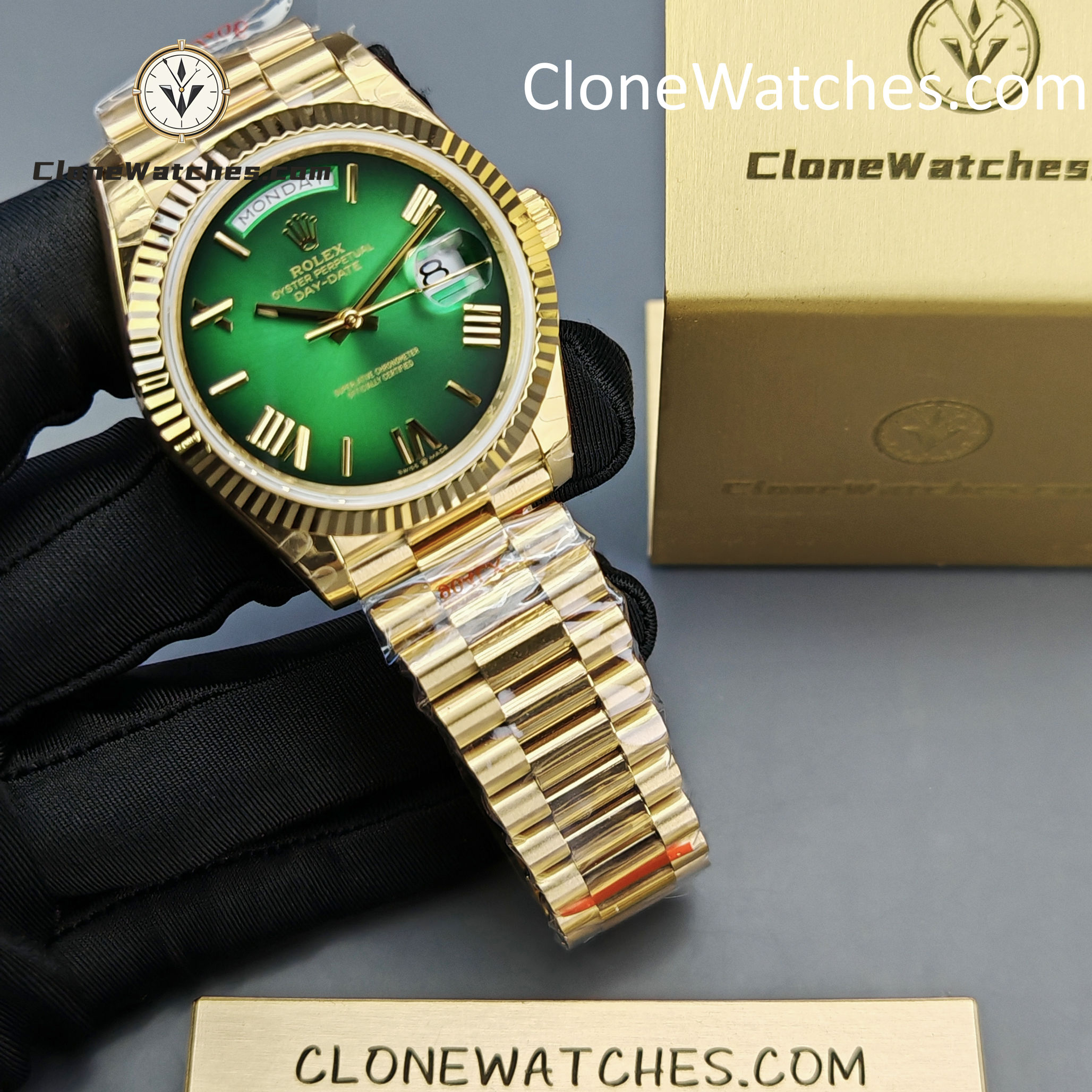 Rolex Super Clone Watches 1:1 Day Date 18K Gold Gradient Green Roman Dial 36mm m128238-0118 3255 Movement