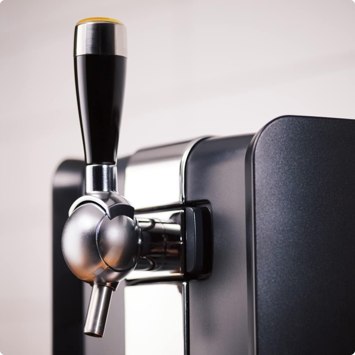 Tireuse bière avec fût 6 L refroidissement 3°C écran LED fraîcheur 30 jours