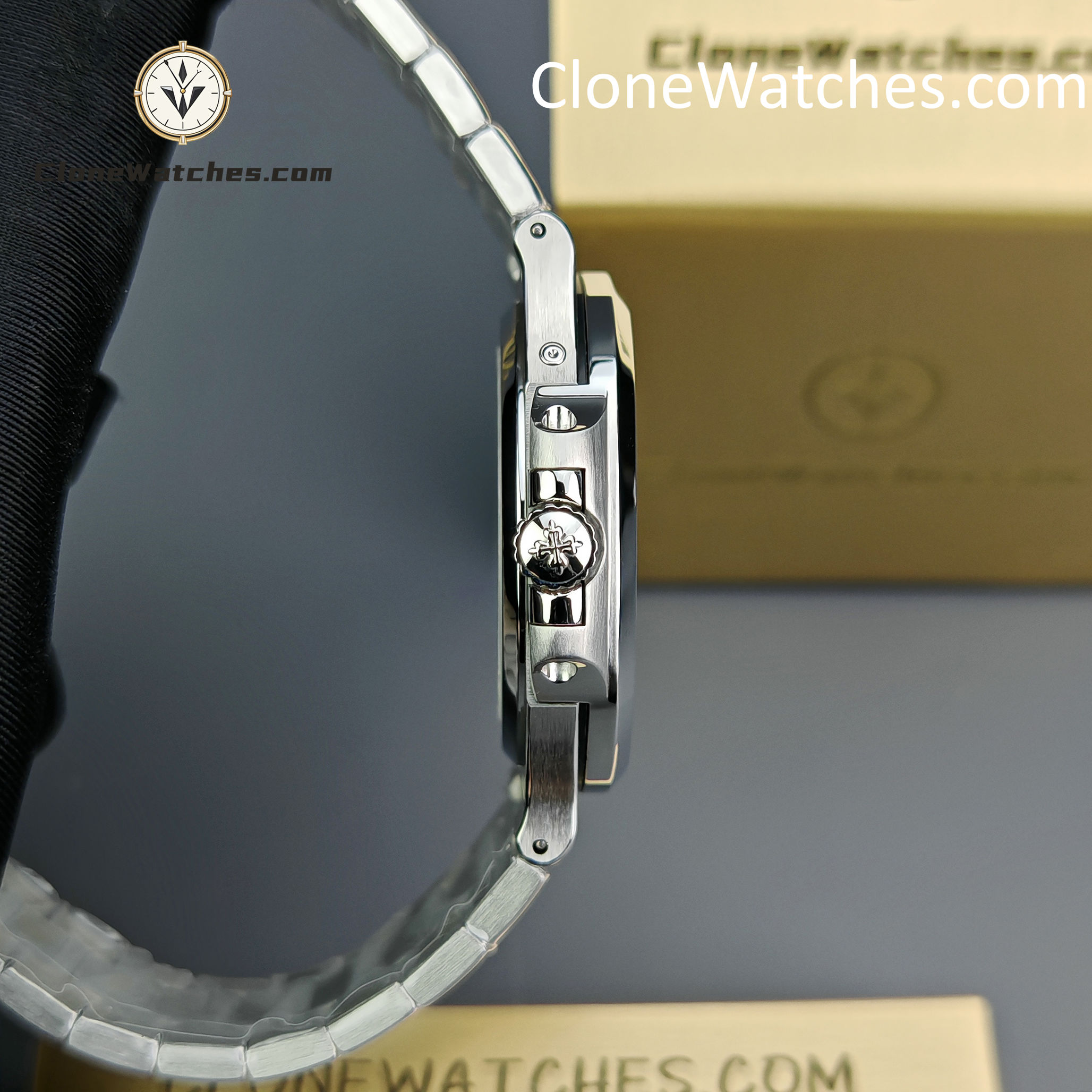 Patek Philippe Super Clone Watches 1:1 Nautilus Moon Phase 5712 Blue Dial New Clasp