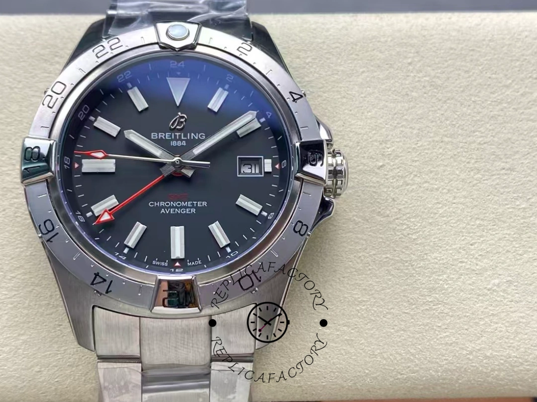 Breitling Avenger GMT 44MM Red Pointer A32320101B1A1 Replica