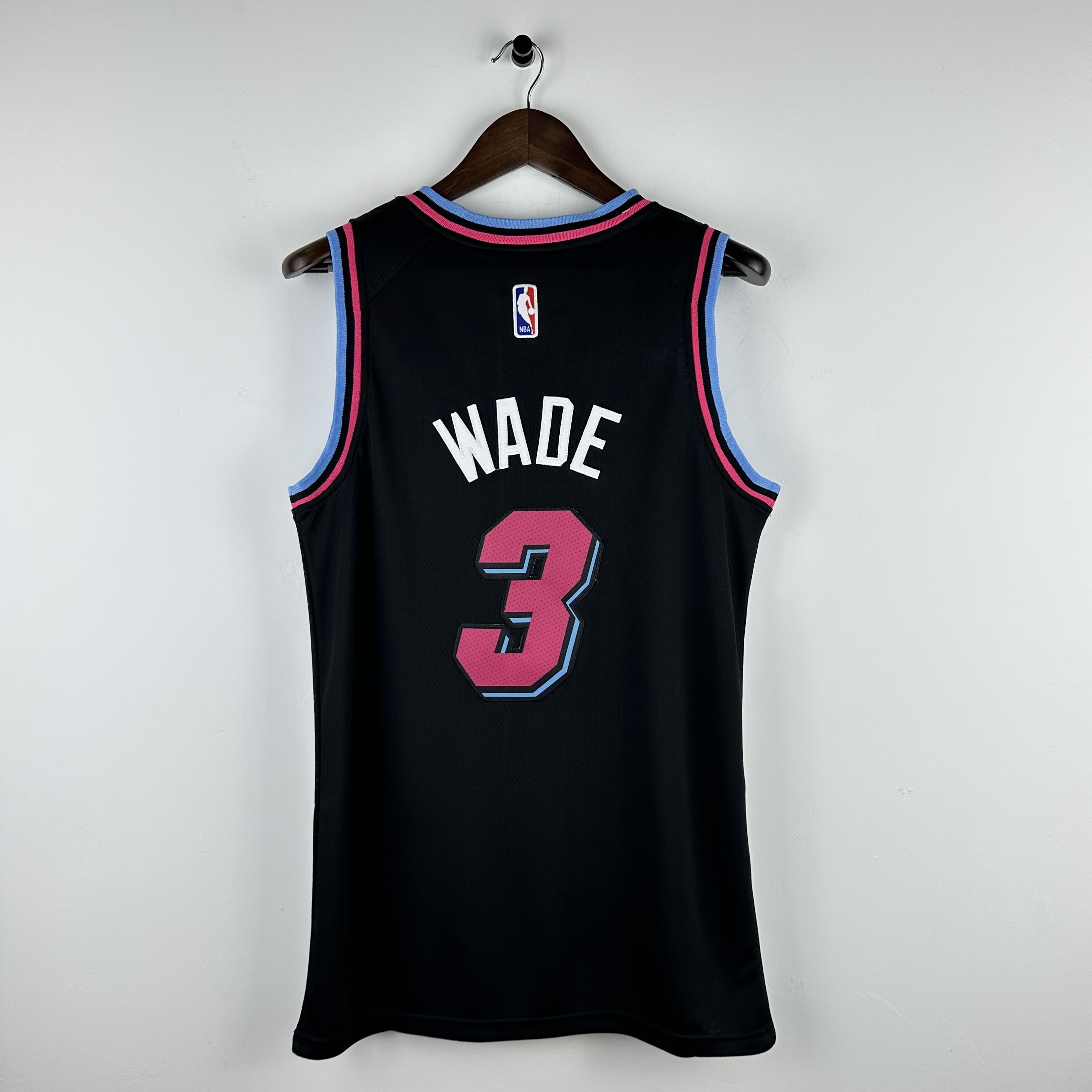 Embroidered Heat Crew Neck Black No. 3 Dwyane Wade