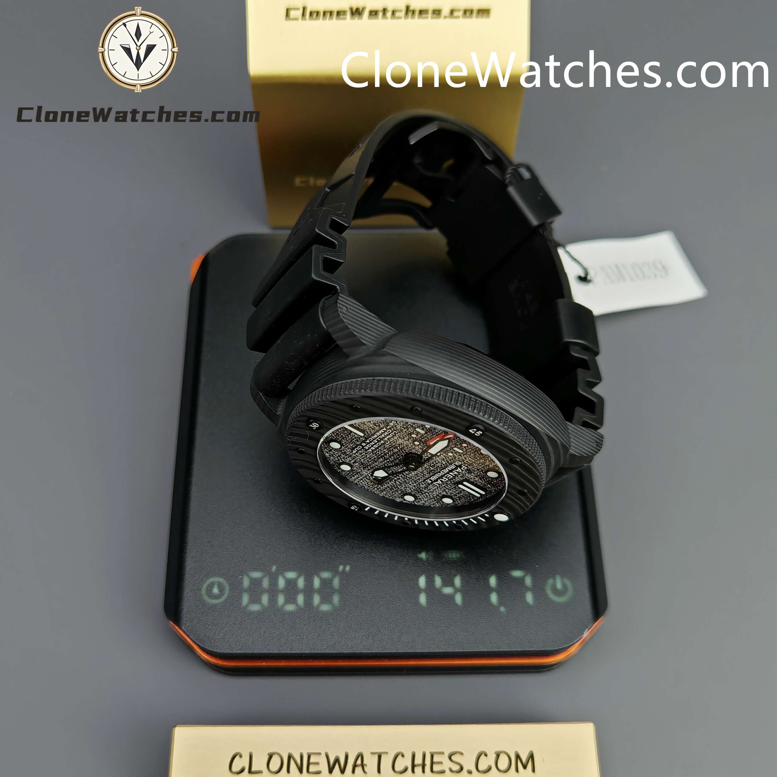 Panerai Super Clone Watches 1:1 Submersible Luna Rossa CarboTech GMT America’s Cup PAM 01039