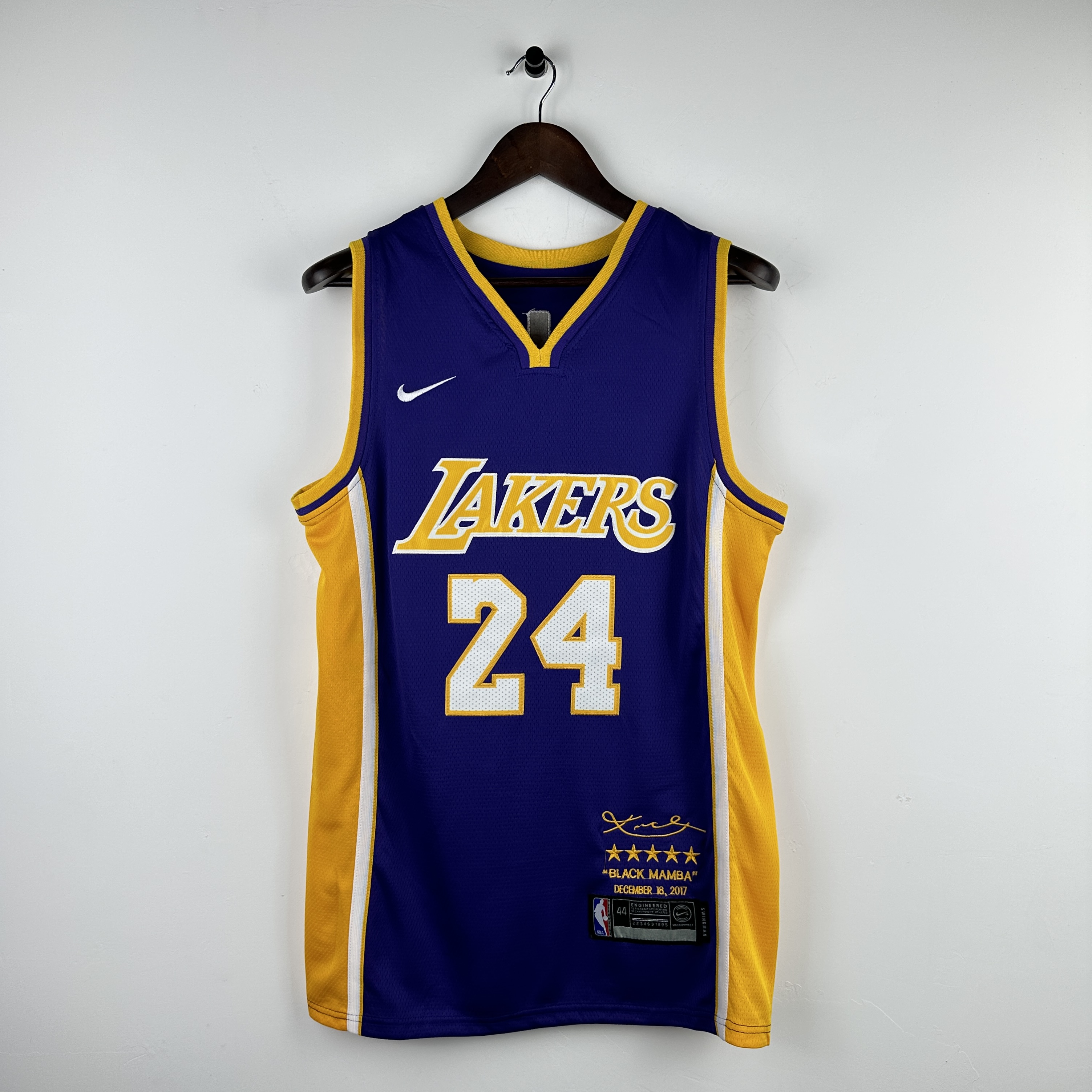 Embroidered Lakers V-neck purple No. 24 Kobe