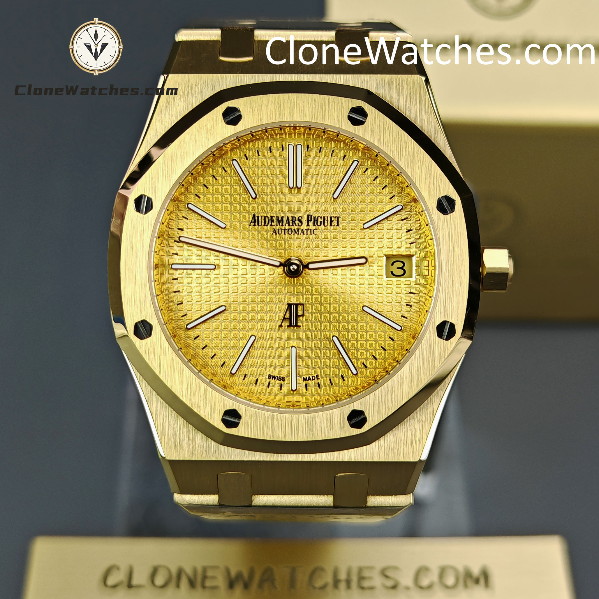 Audemars Piguet Super Clone Watches 1:1 Royal Oak “Jumbo” Extra-Thin Gold Dial 15202BA 39mm