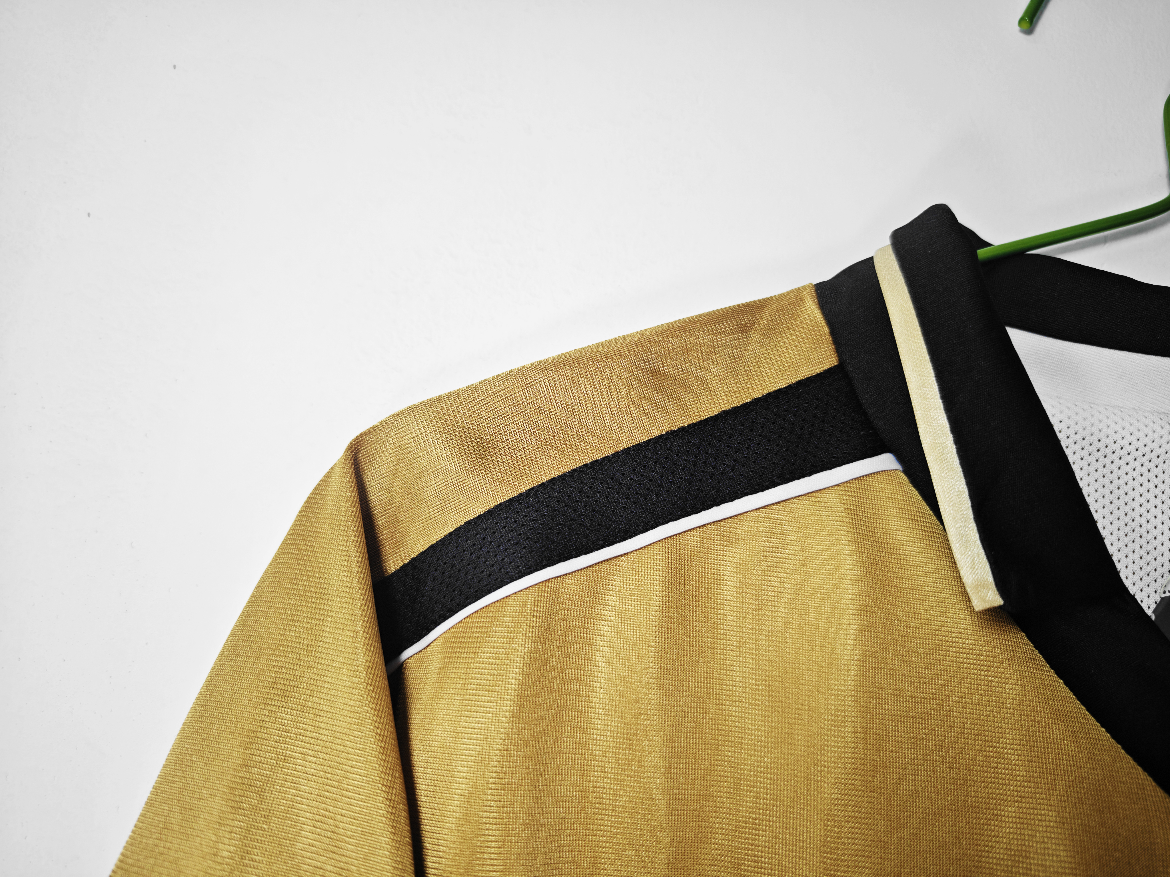 2001/02 Manchester United Centenary Retro Golden Jersey 1:1 Thai Quality - Fans Edition