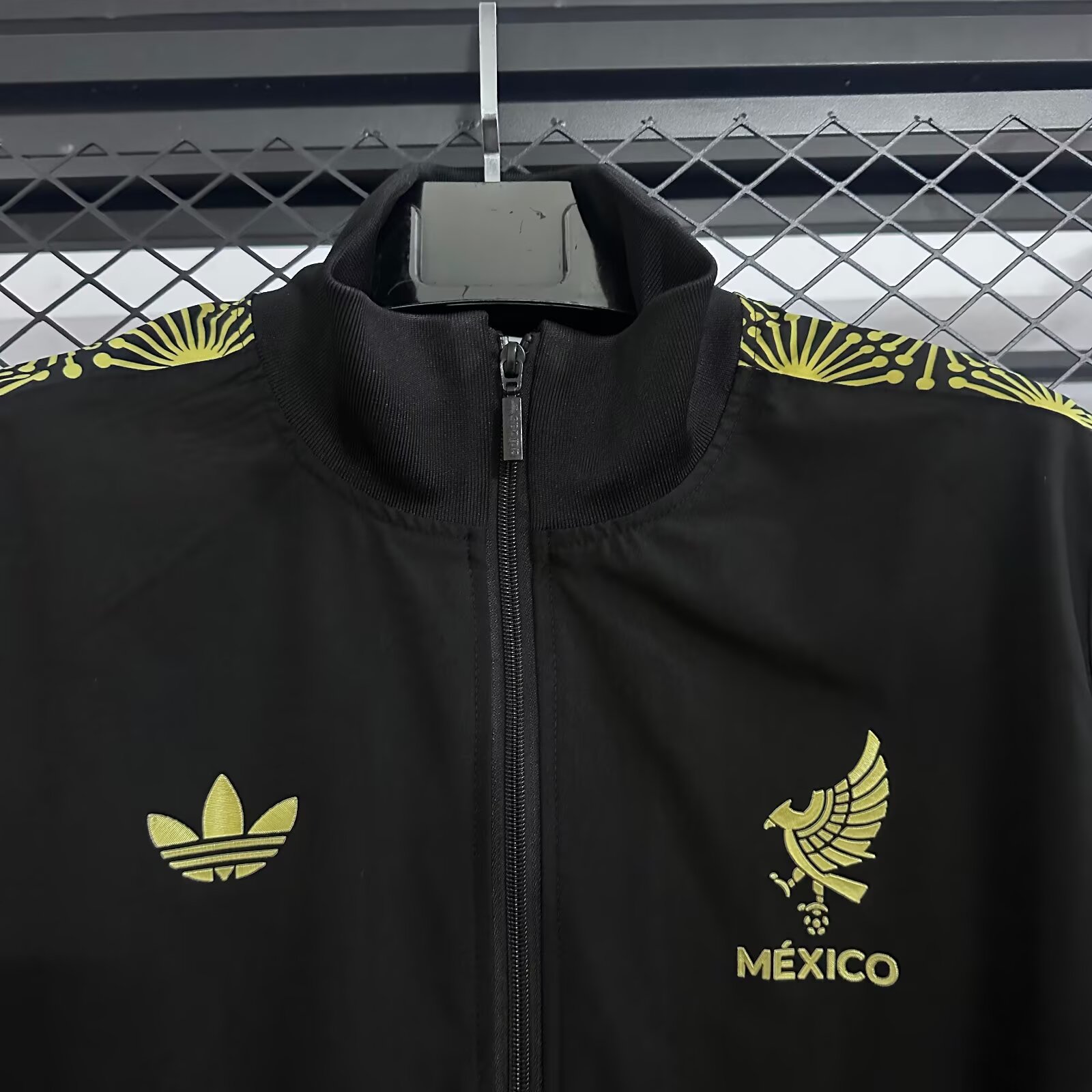 Mexican black gold retro trench coat