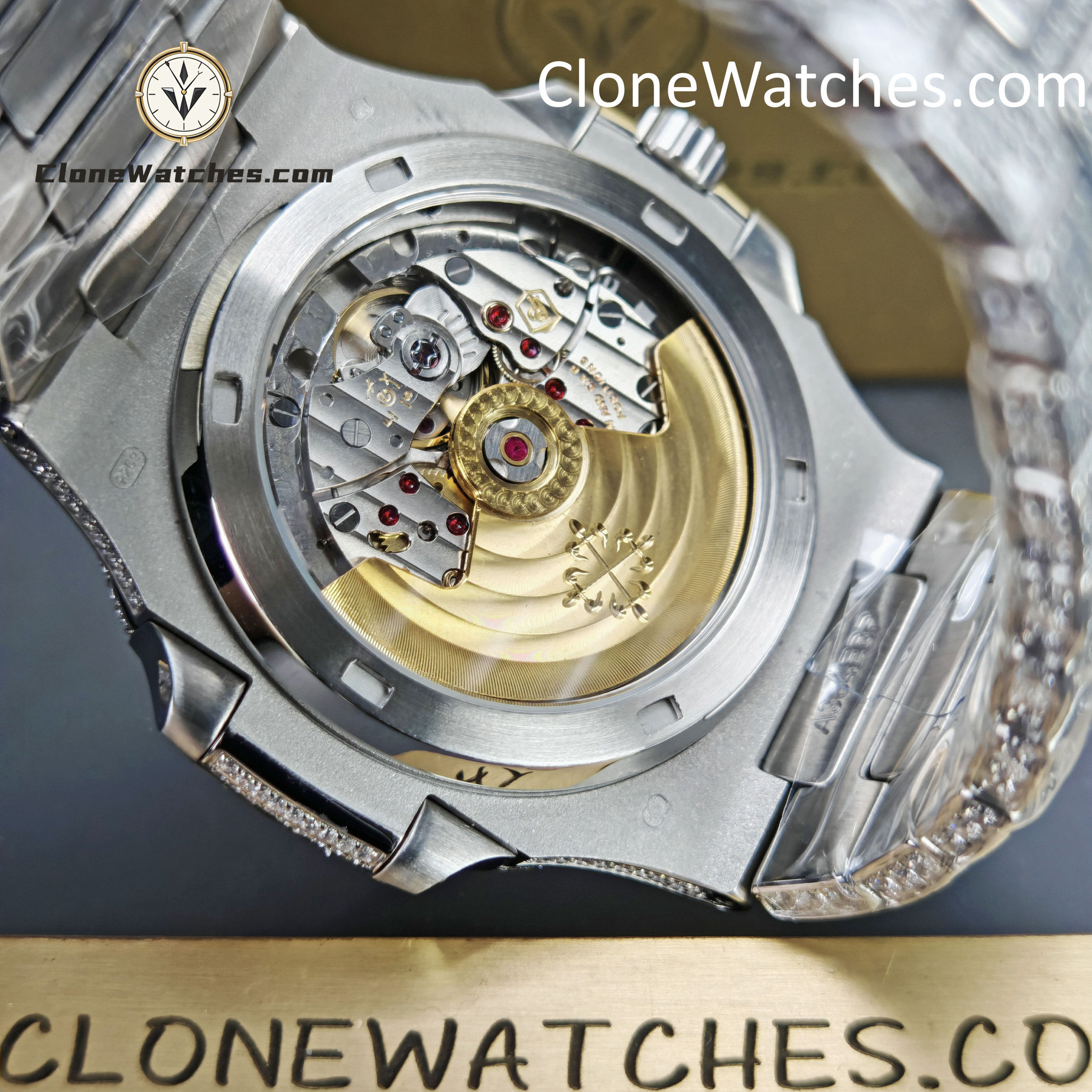 Patek Philippe Super Clone Watches 1:1 Nautilus 5719/10G Diamond