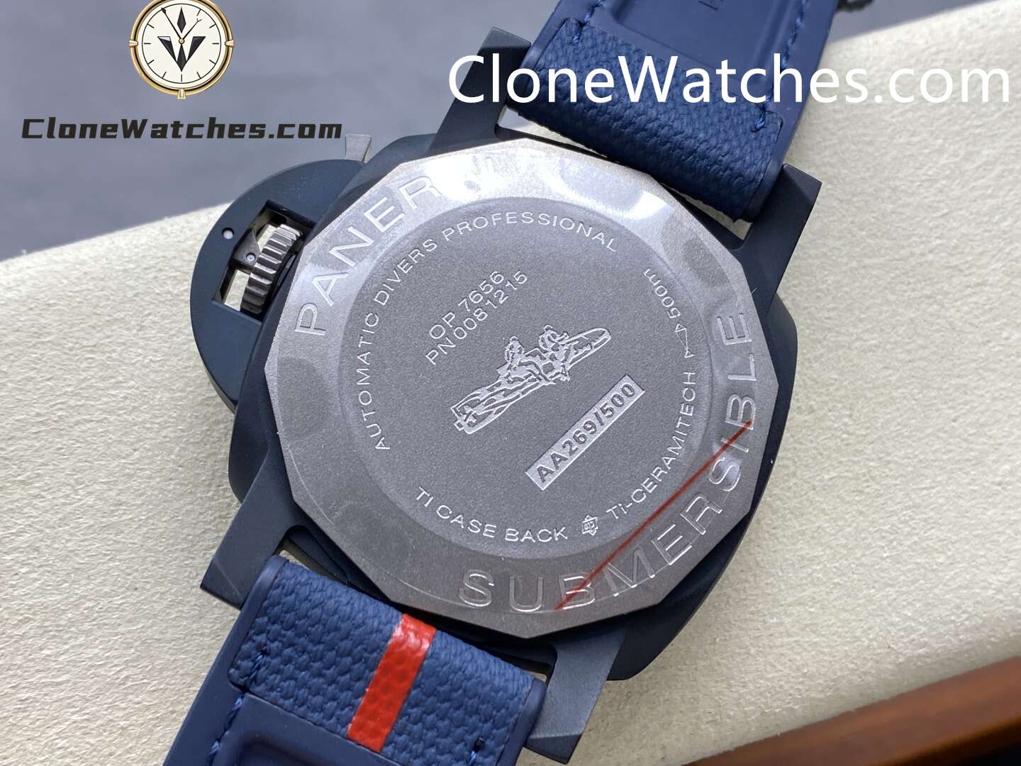 Panerai Super Clone Watches 1:1 Submersible QuarantaQuattro Luna Rossa Ti-CeramitechTM PAM01466 Blue Dial