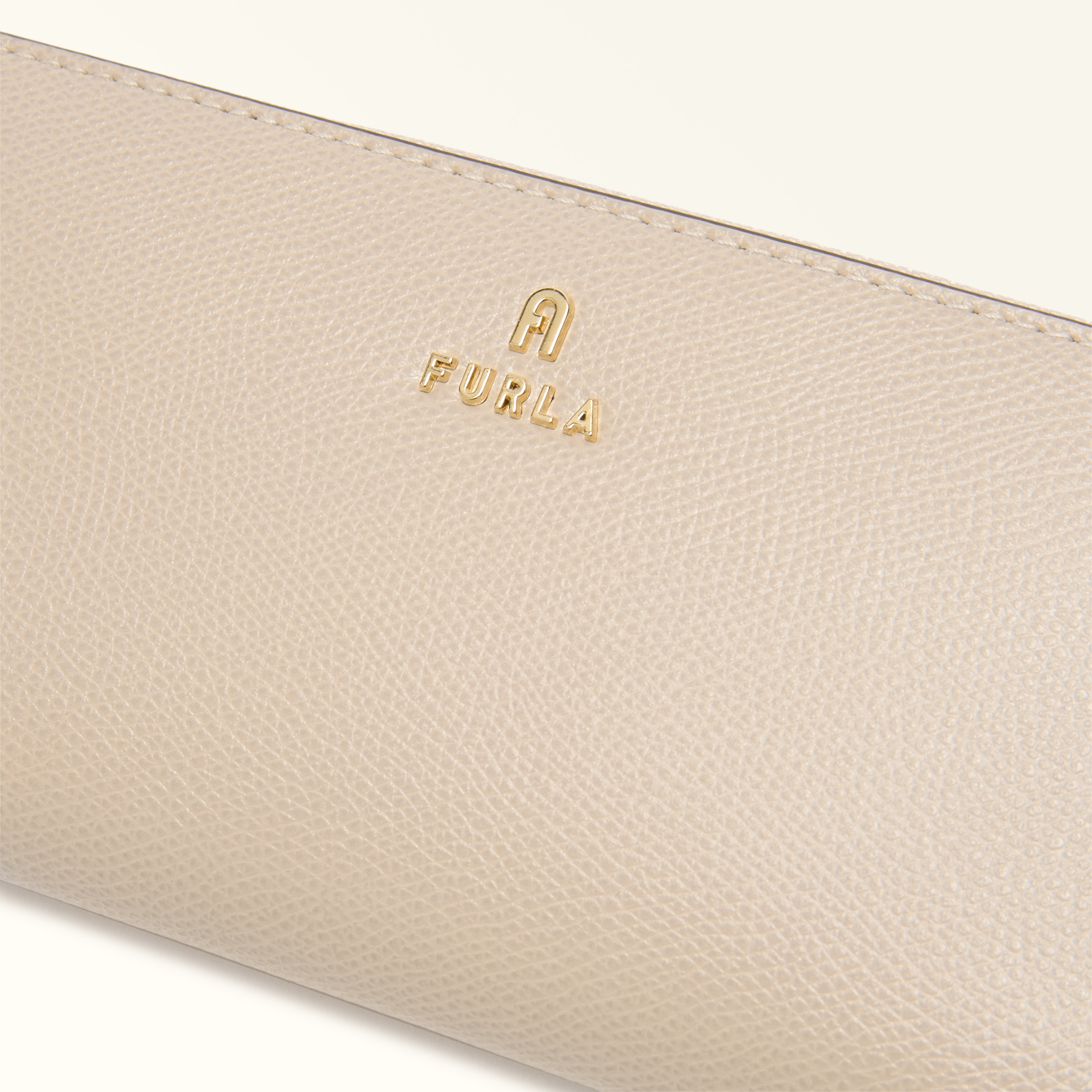 Furla Camelia Zip Around L