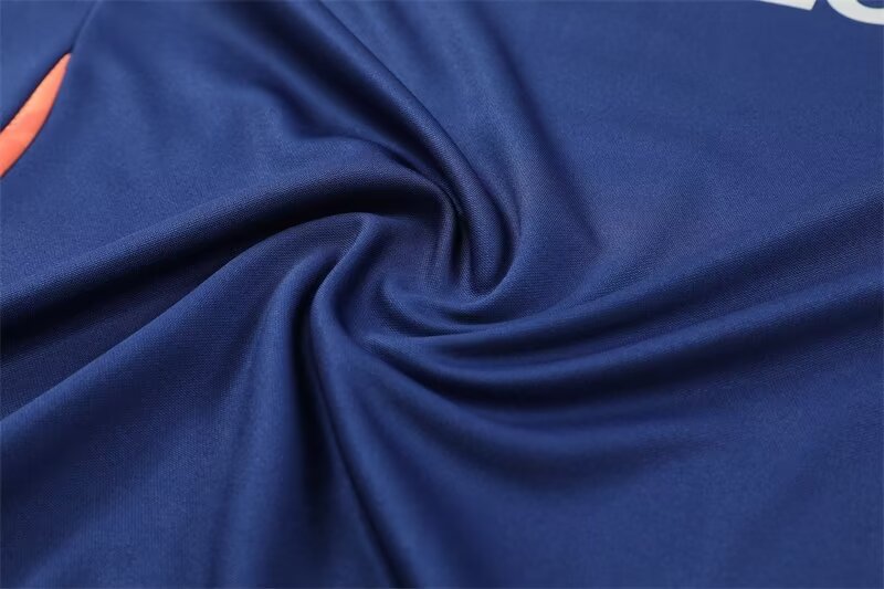 2024/25 Manchester United Half Zip Training Kit..