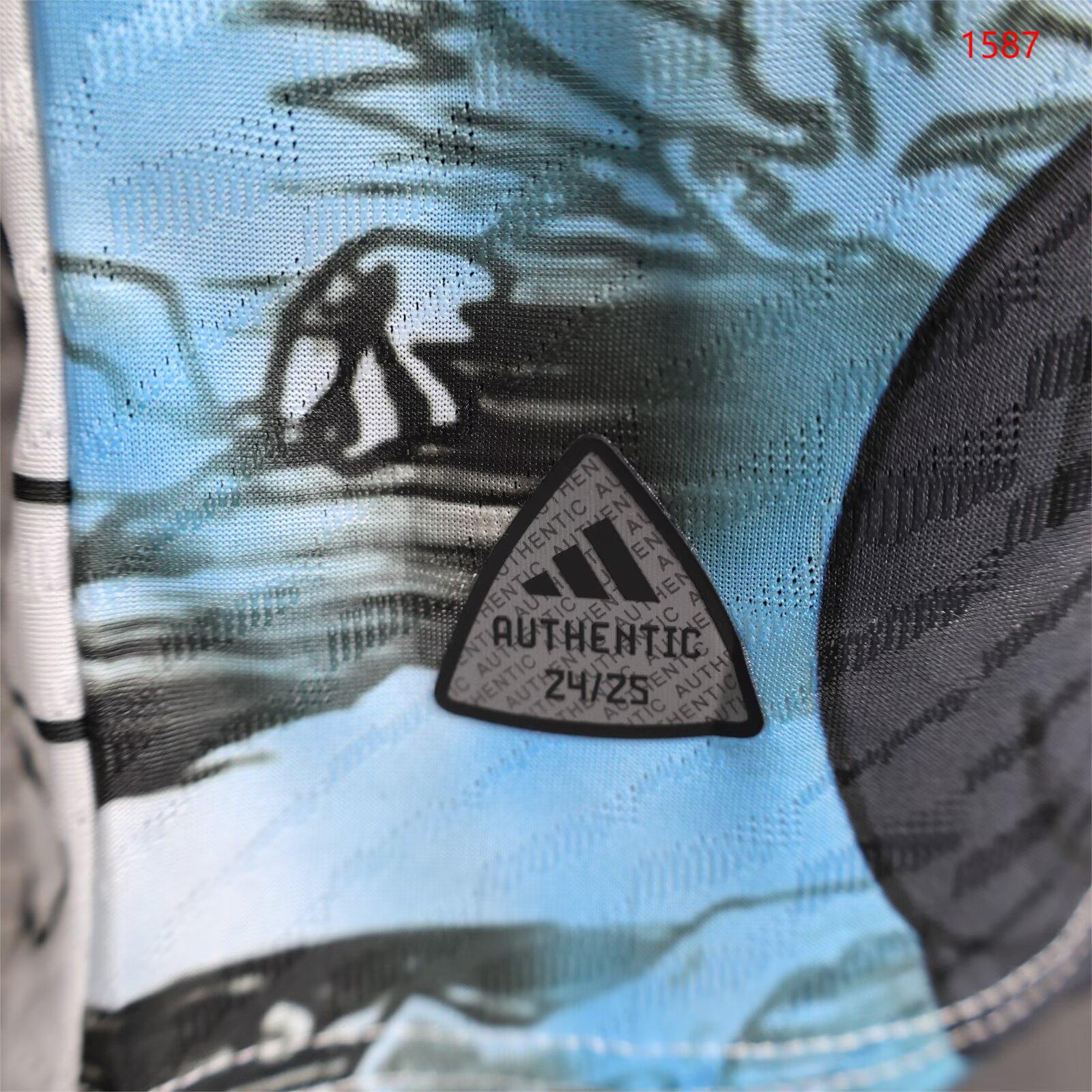 2024/25 Japan Special Edition Shirt - Player Edition