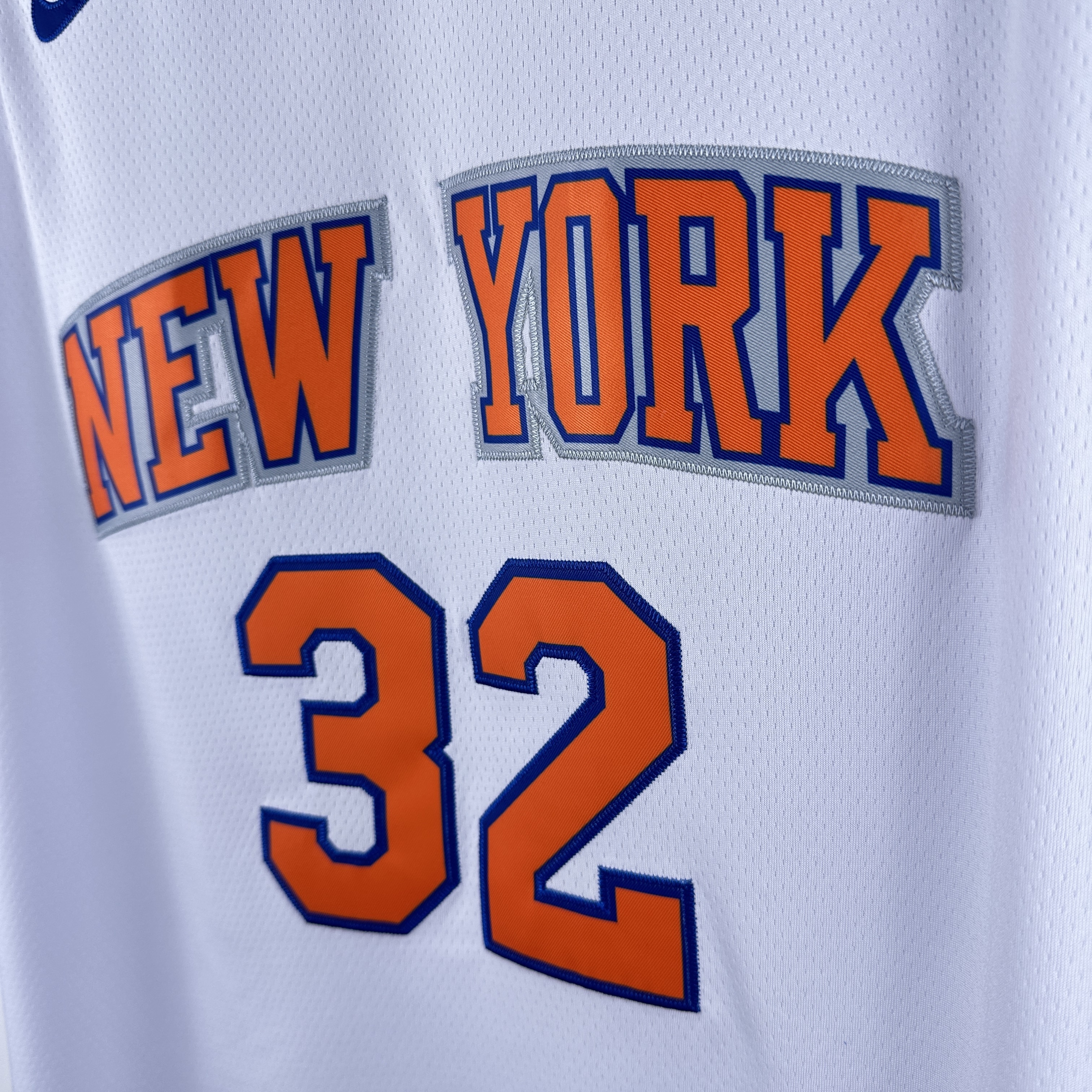 Embroidered Knicks White No. 32 Towns