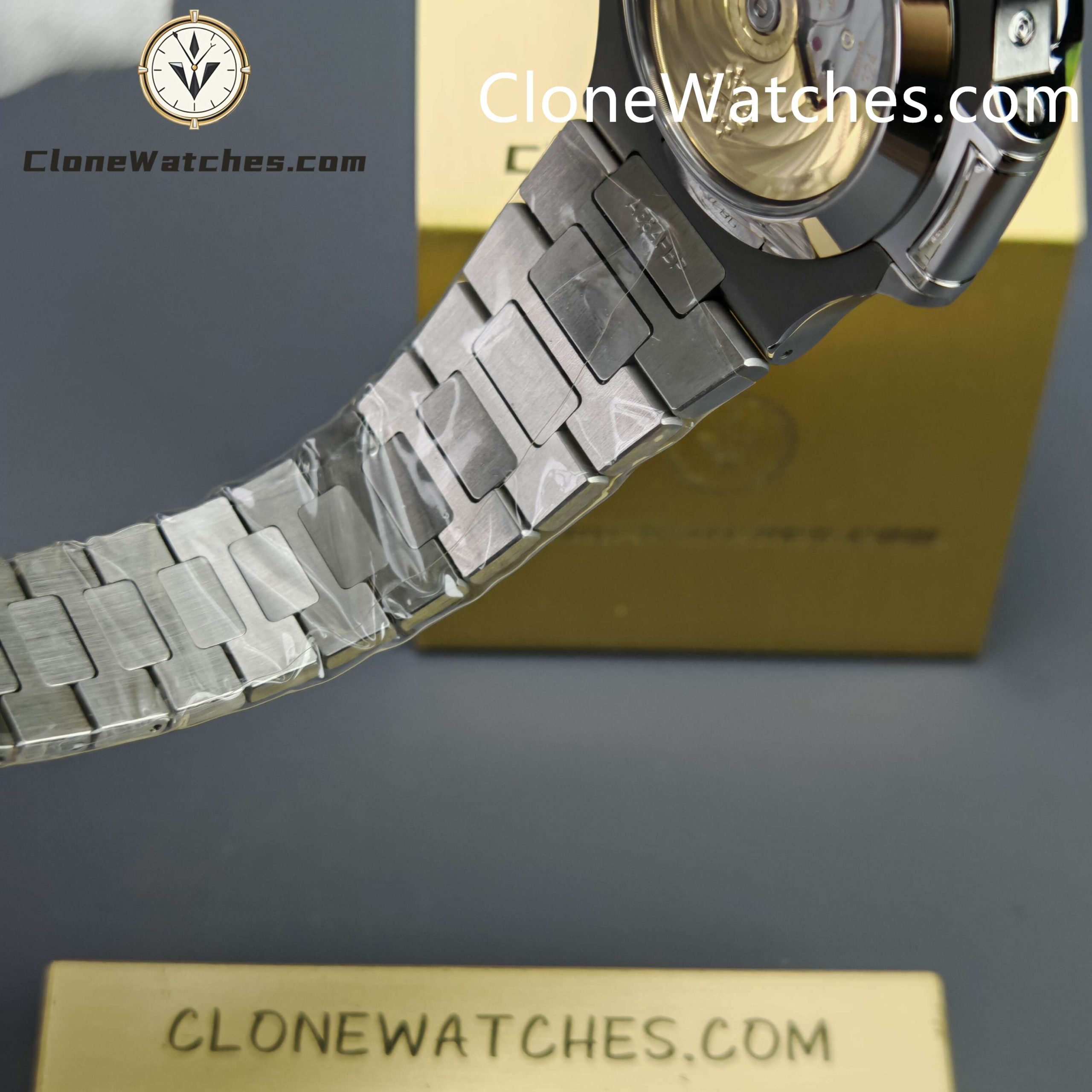 Patek Philippe Super Clone Watches 1:1 Nautilus 5726 Annual Calendar White Dial