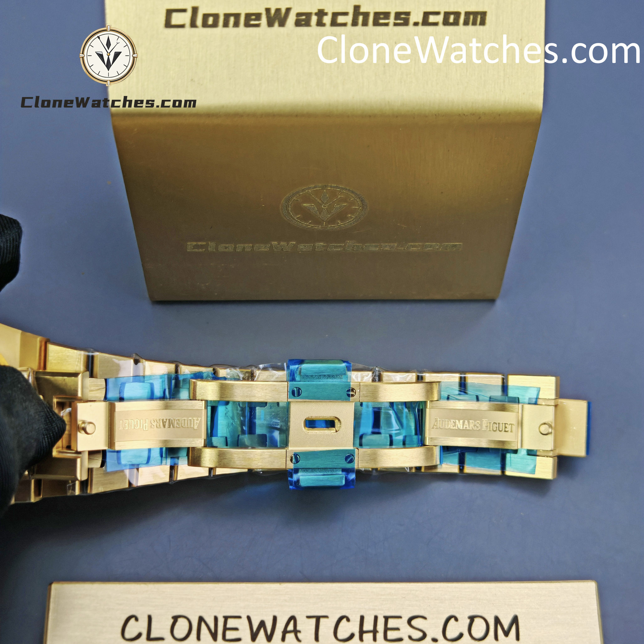 Audemars Piguet Super Clone Watches 1:1 Royal Oak 18K Gold 15450BA Blue Dial 37MM