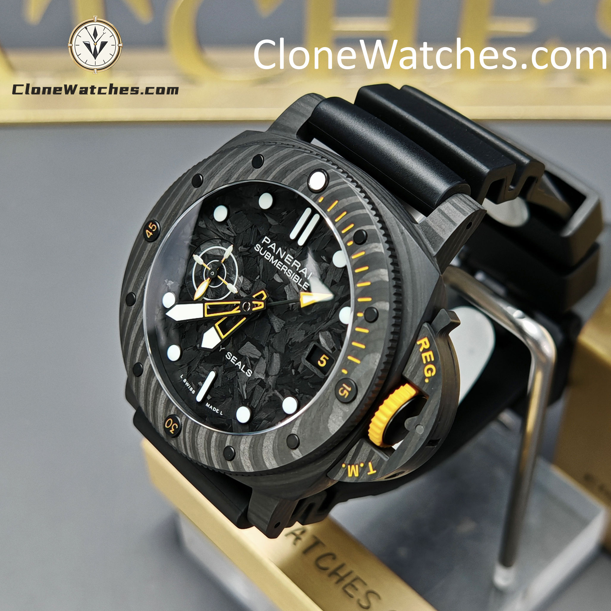 Panerai Super Clone Watches 1:1 Submersible GMT CarbotechTM PAM01324 44mm