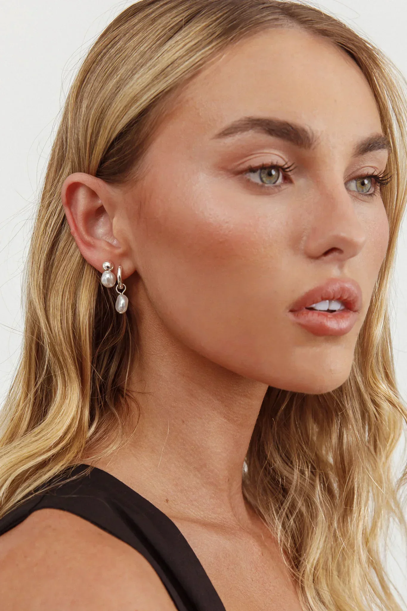 Isadore Hoop And Stud Earrings Set Light Silver/Pearl